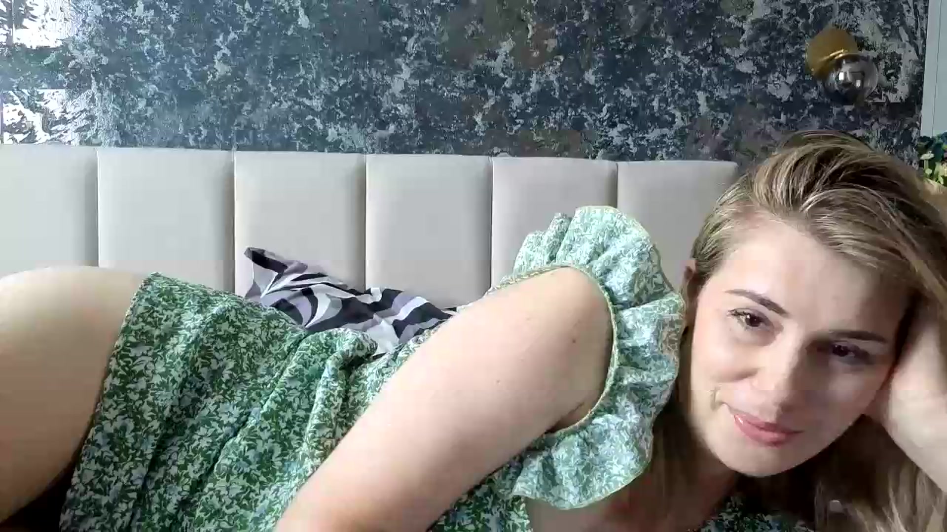 Gallery image thumbnail from PrettyWomen31's myfreecams stream on, 06/22/2026, 08:17 image 17 of 20