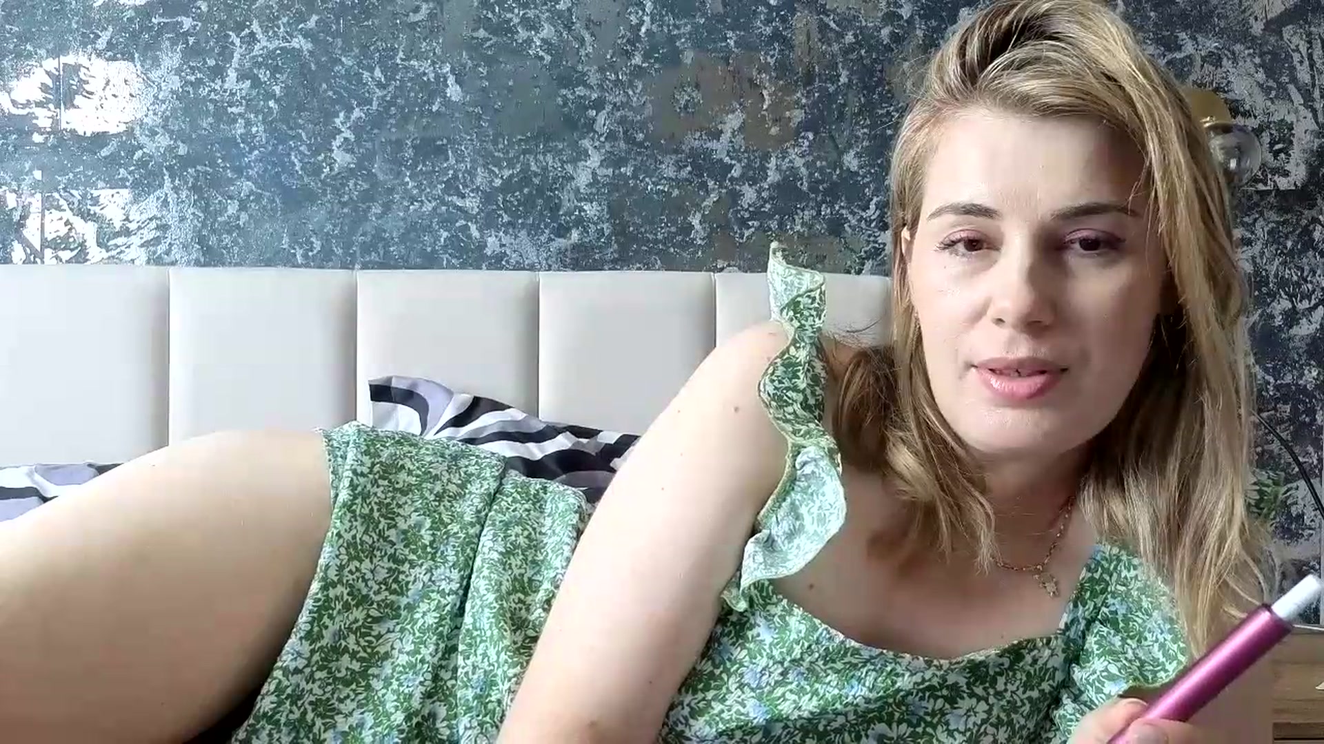 Gallery image thumbnail from PrettyWomen31's myfreecams stream on, 06/22/2026, 09:33 image 4 of 20