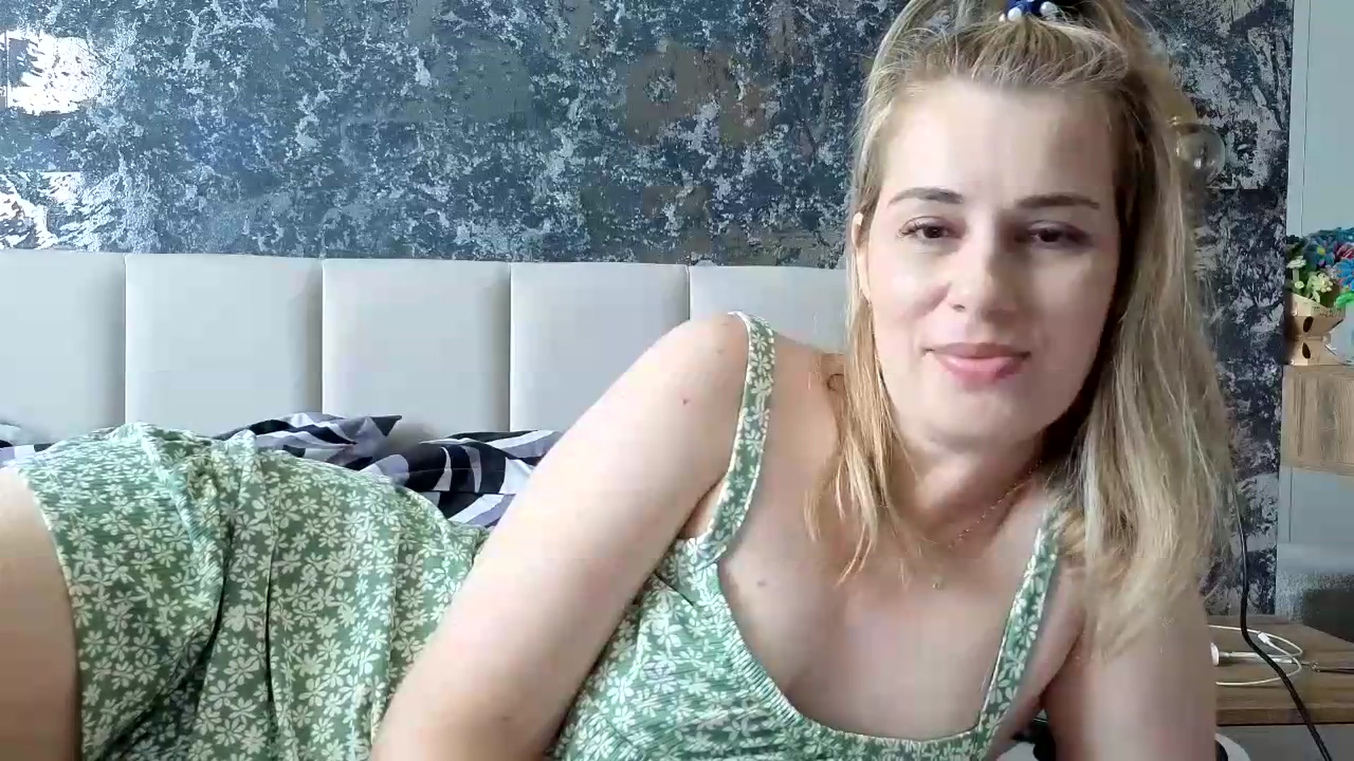 Gallery image thumbnail from PrettyWomen31's myfreecams stream on, 06/25/2026, 09:52 image 14 of 20