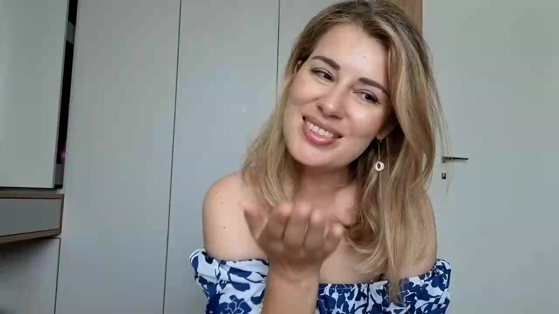 Gallery image thumbnail from PrettyWomen31's myfreecams stream on, 07/20/2026, 06:14 image 16 of 20