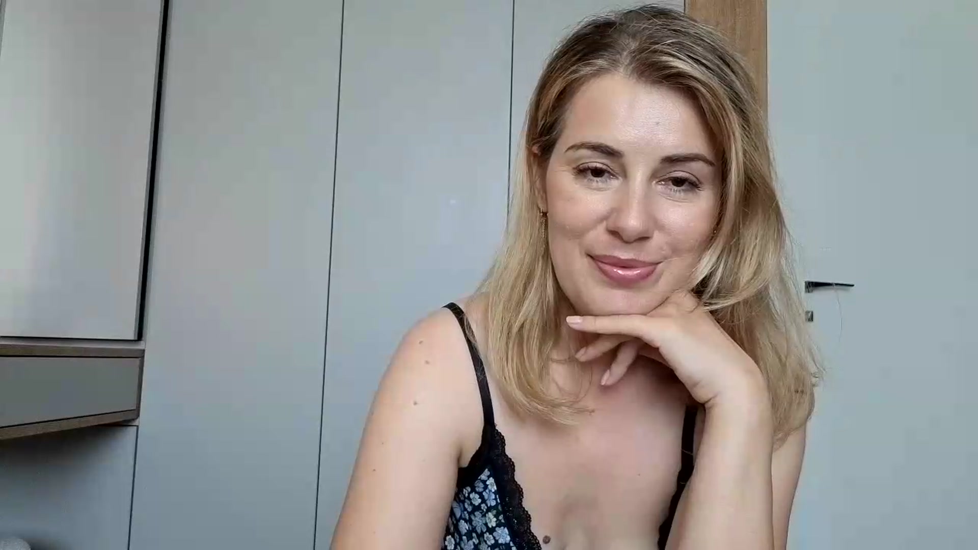 Gallery image thumbnail from PrettyWomen31's myfreecams stream on, 07/21/2026, 07:36 image 4 of 20