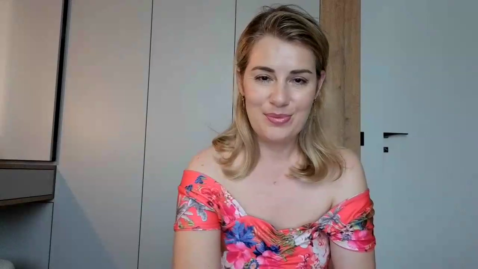 Gallery image thumbnail from PrettyWomen31's myfreecams stream on, 07/22/2026, 09:10 image 2 of 20