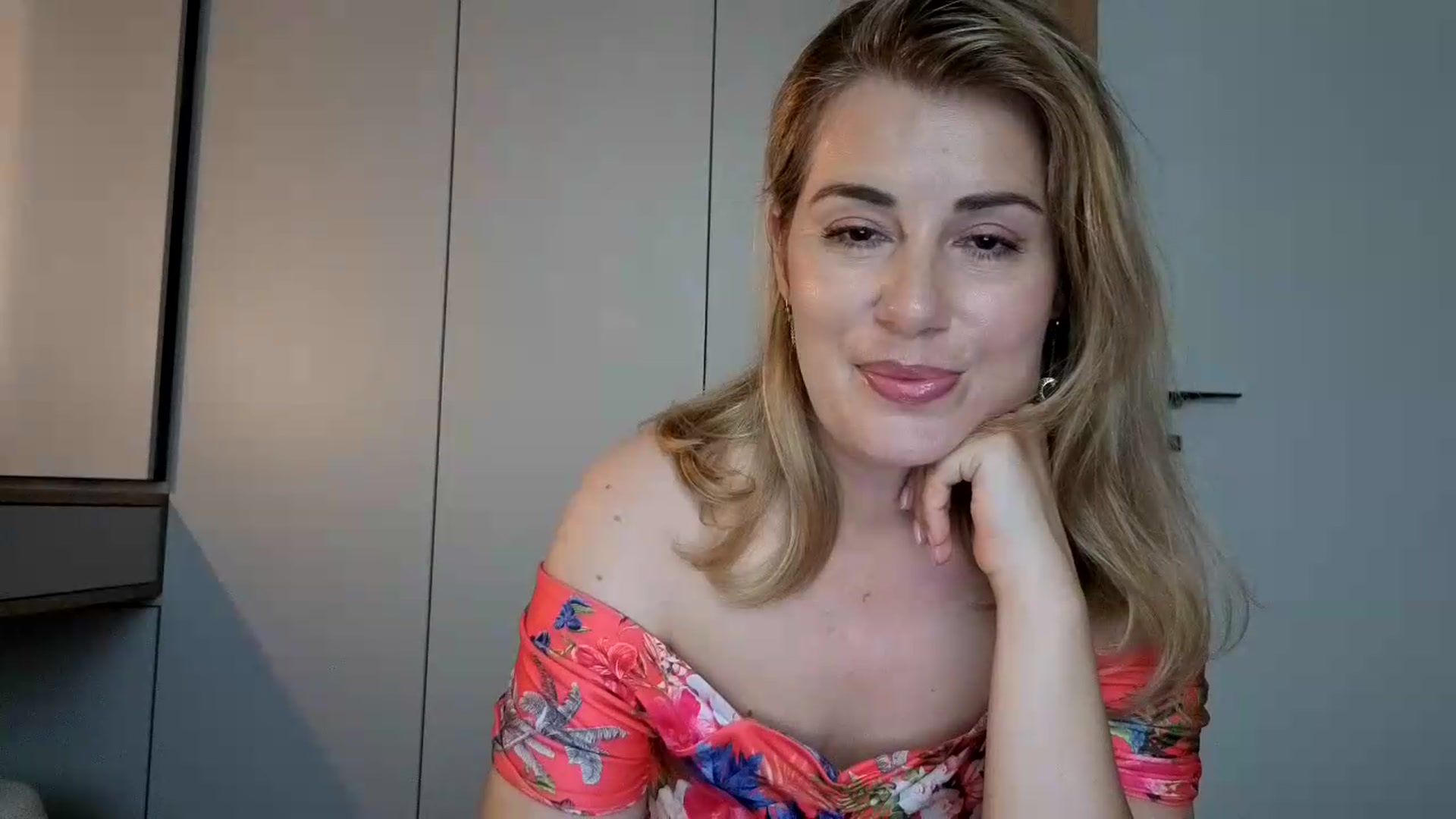 Gallery image thumbnail from PrettyWomen31's myfreecams stream on, 07/22/2026, 09:10 image 4 of 20