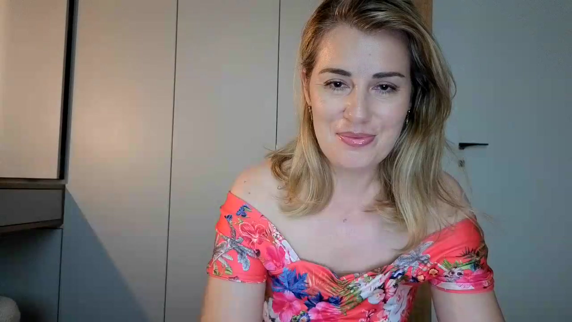 Gallery image thumbnail from PrettyWomen31's myfreecams stream on, 07/22/2026, 09:10 image 5 of 20