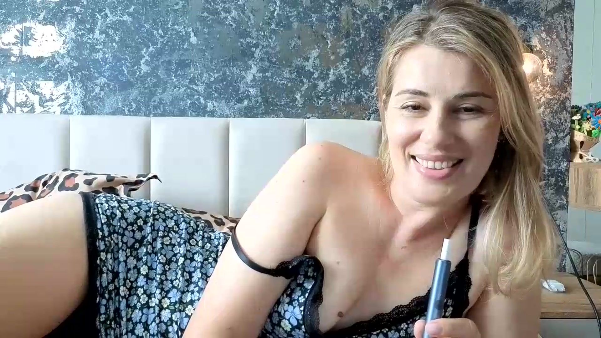 Gallery image thumbnail from PrettyWomen31's myfreecams stream on, 07/27/2026, 08:28 image 11 of 20
