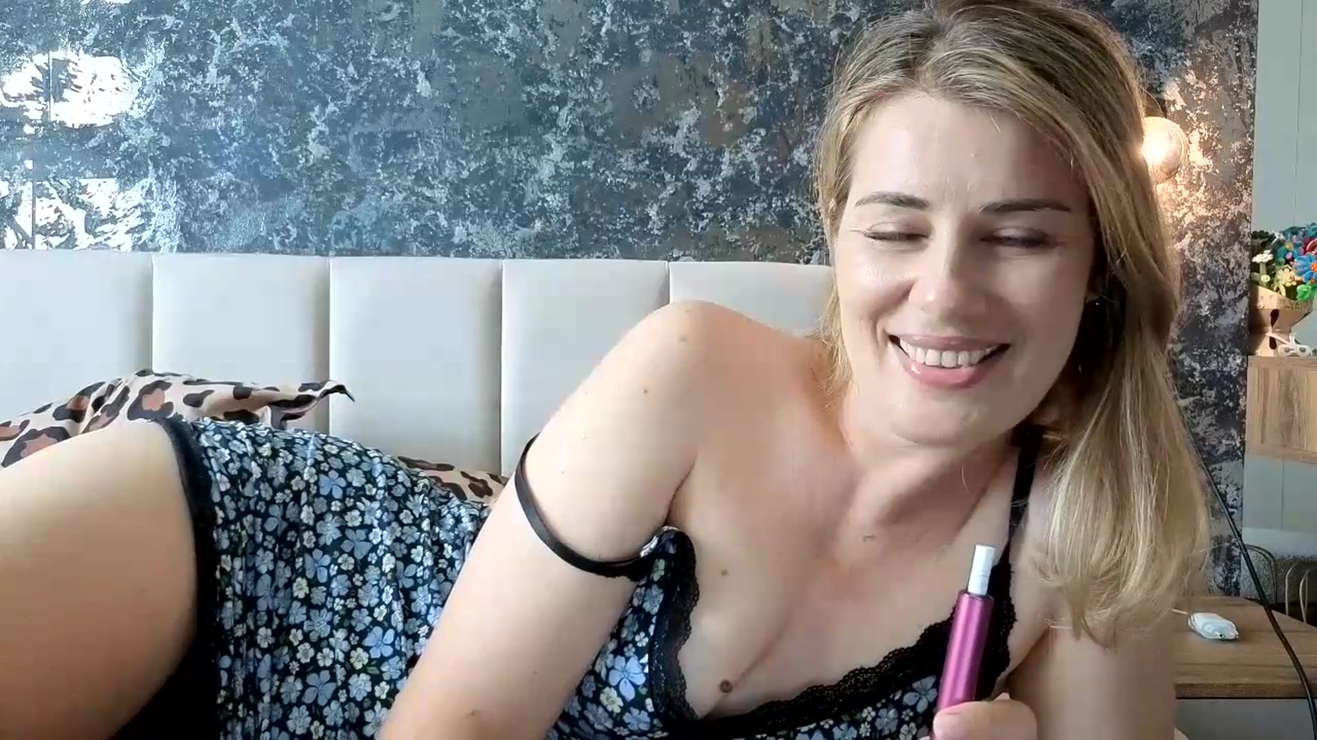 Gallery image thumbnail from PrettyWomen31's myfreecams stream on, 07/27/2026, 08:28 image 8 of 20
