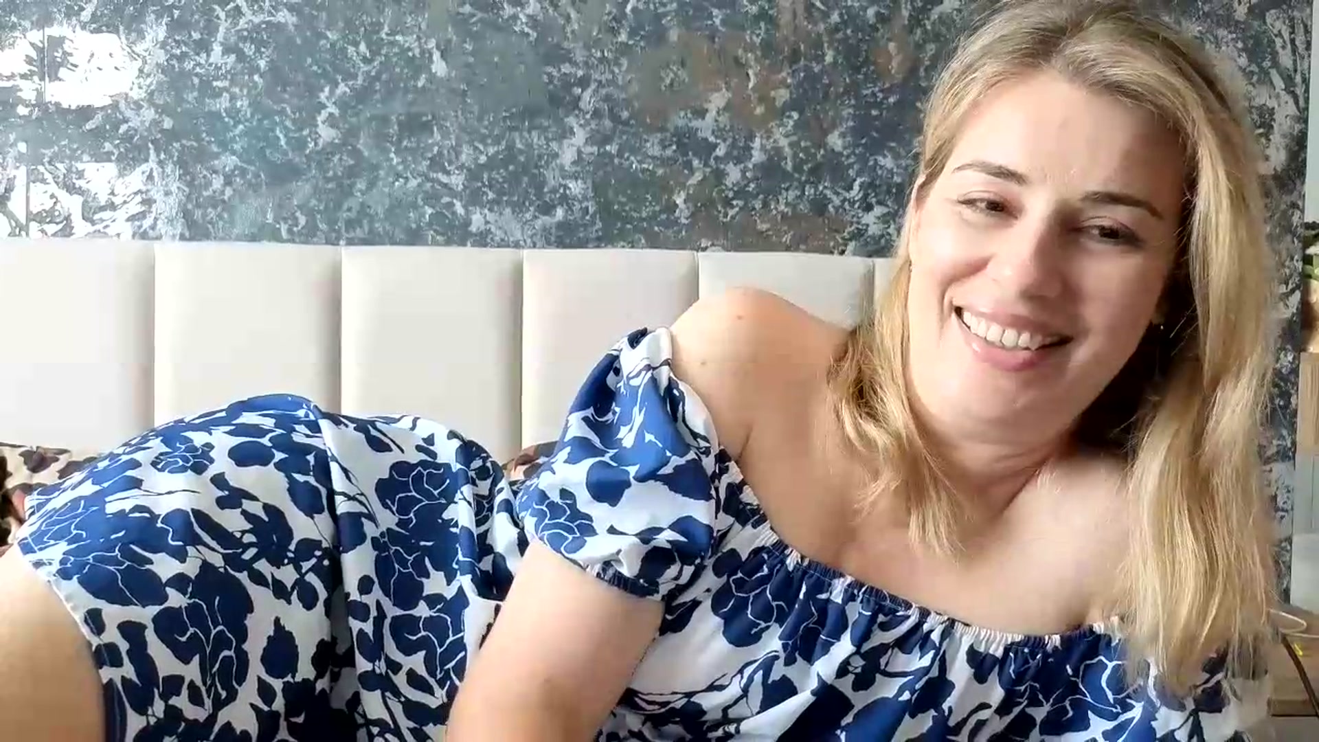Gallery image thumbnail from PrettyWomen31's myfreecams stream on, 07/30/2026, 08:03 image 5 of 20