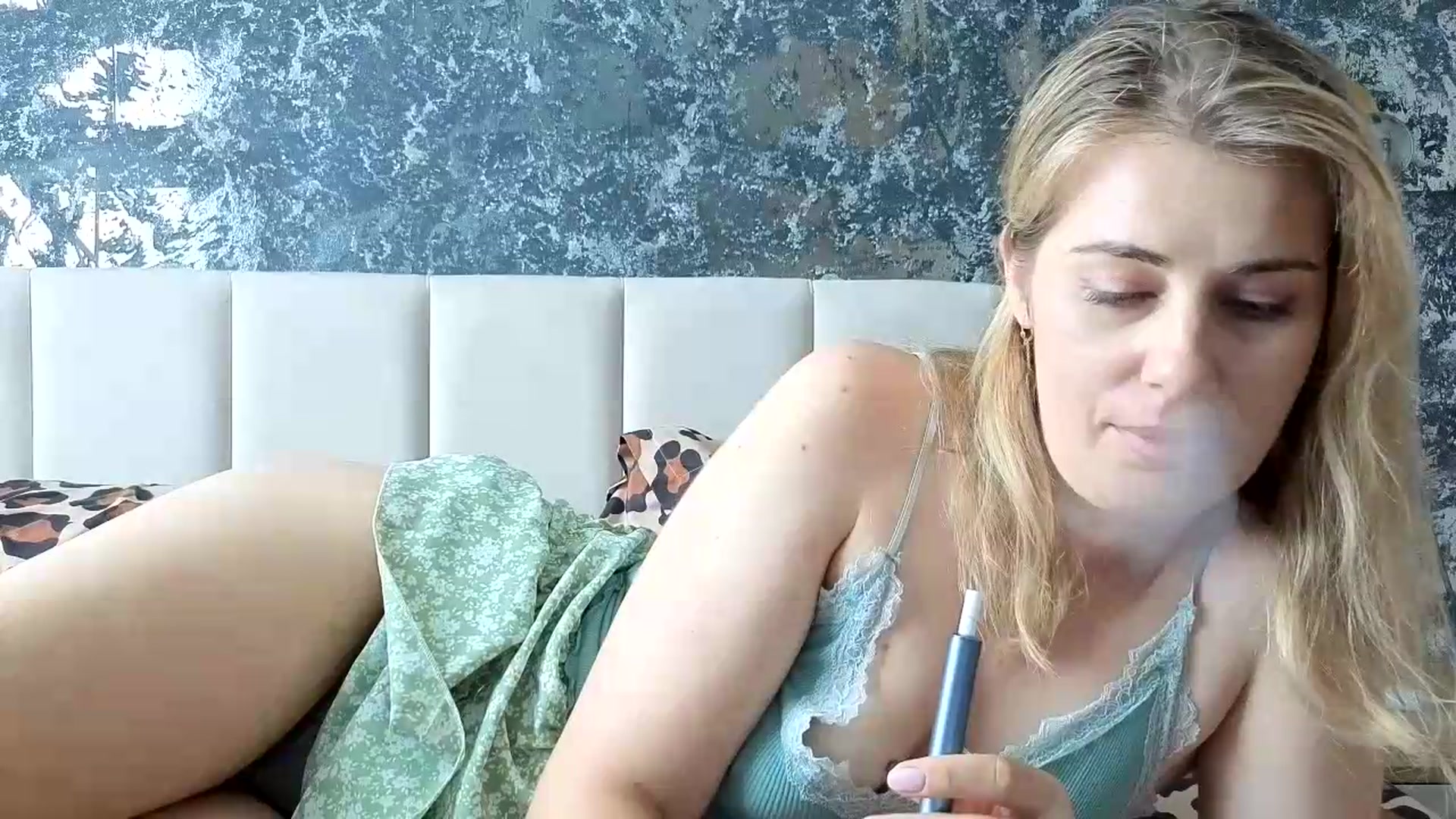 Gallery image thumbnail from PrettyWomen31's myfreecams stream on, 08/03/2026, 08:52 image 6 of 20