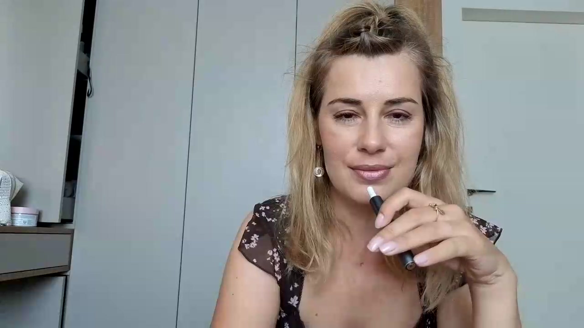 Gallery image thumbnail from PrettyWomen31's myfreecams stream on, 08/17/2026, 07:19 image 9 of 20
