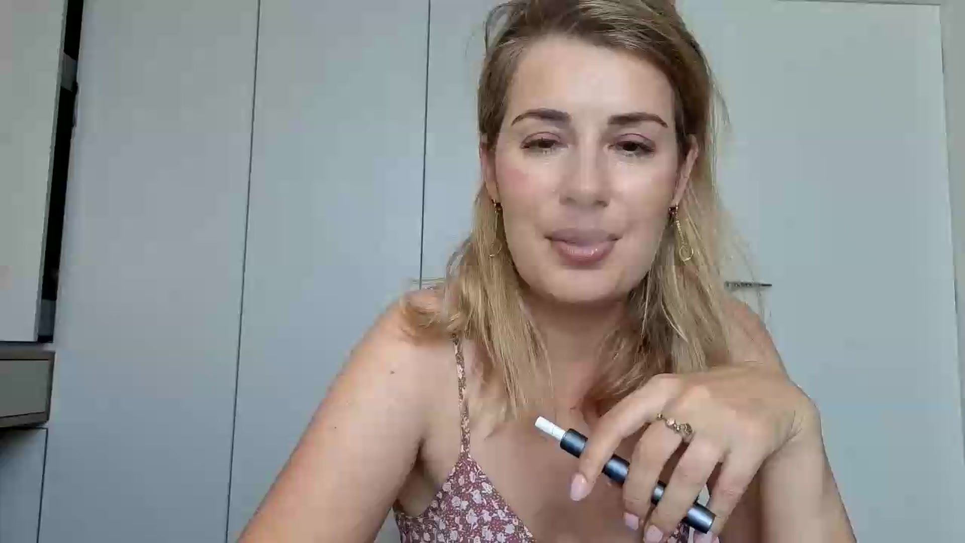 Gallery image thumbnail from PrettyWomen31's myfreecams stream on, 08/18/2026, 06:18 image 5 of 20