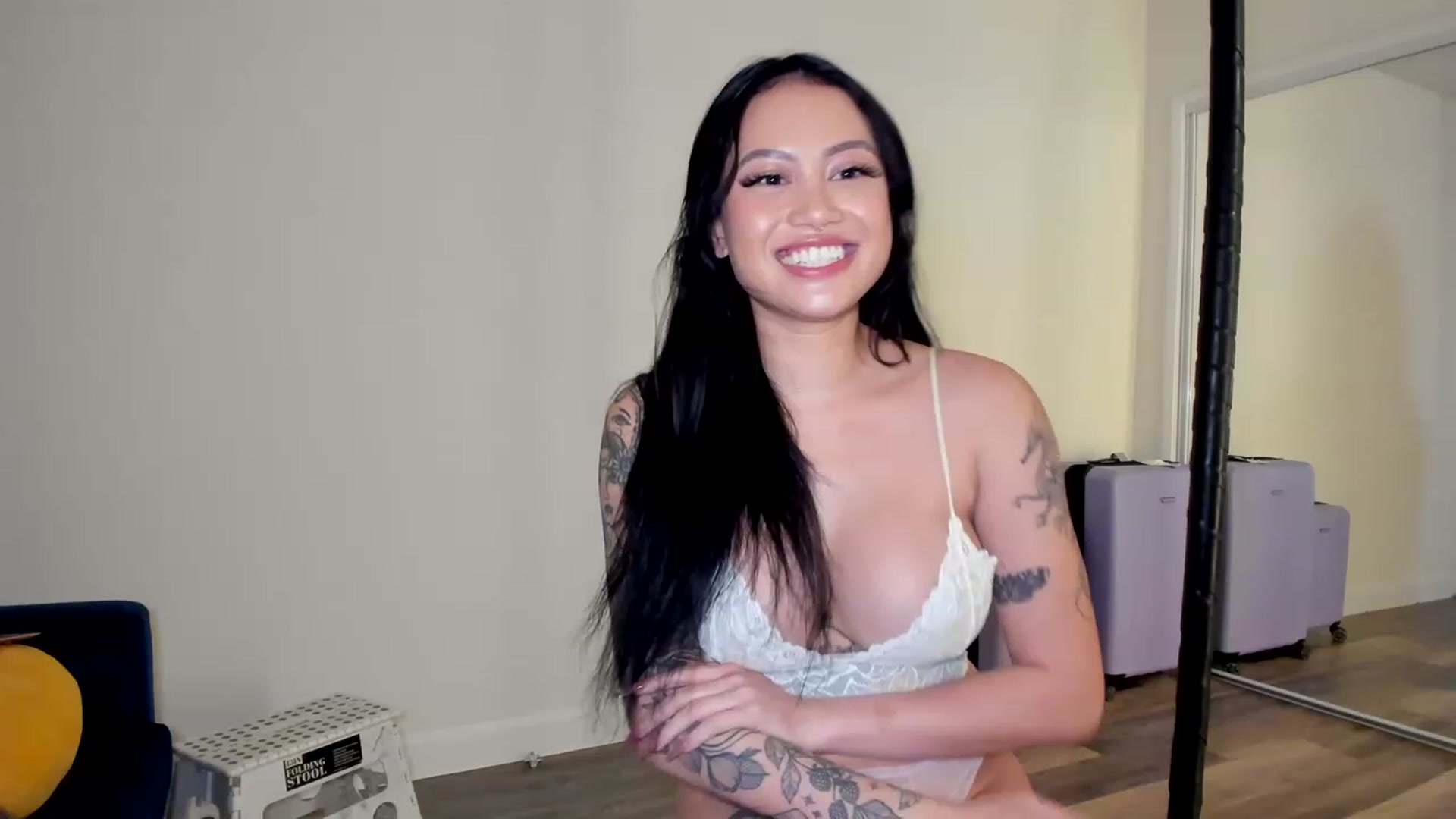 Gallery image thumbnail from PrettyX0Kat's myfreecams stream on, 02/04/2023, 04:07 image 6 of 20