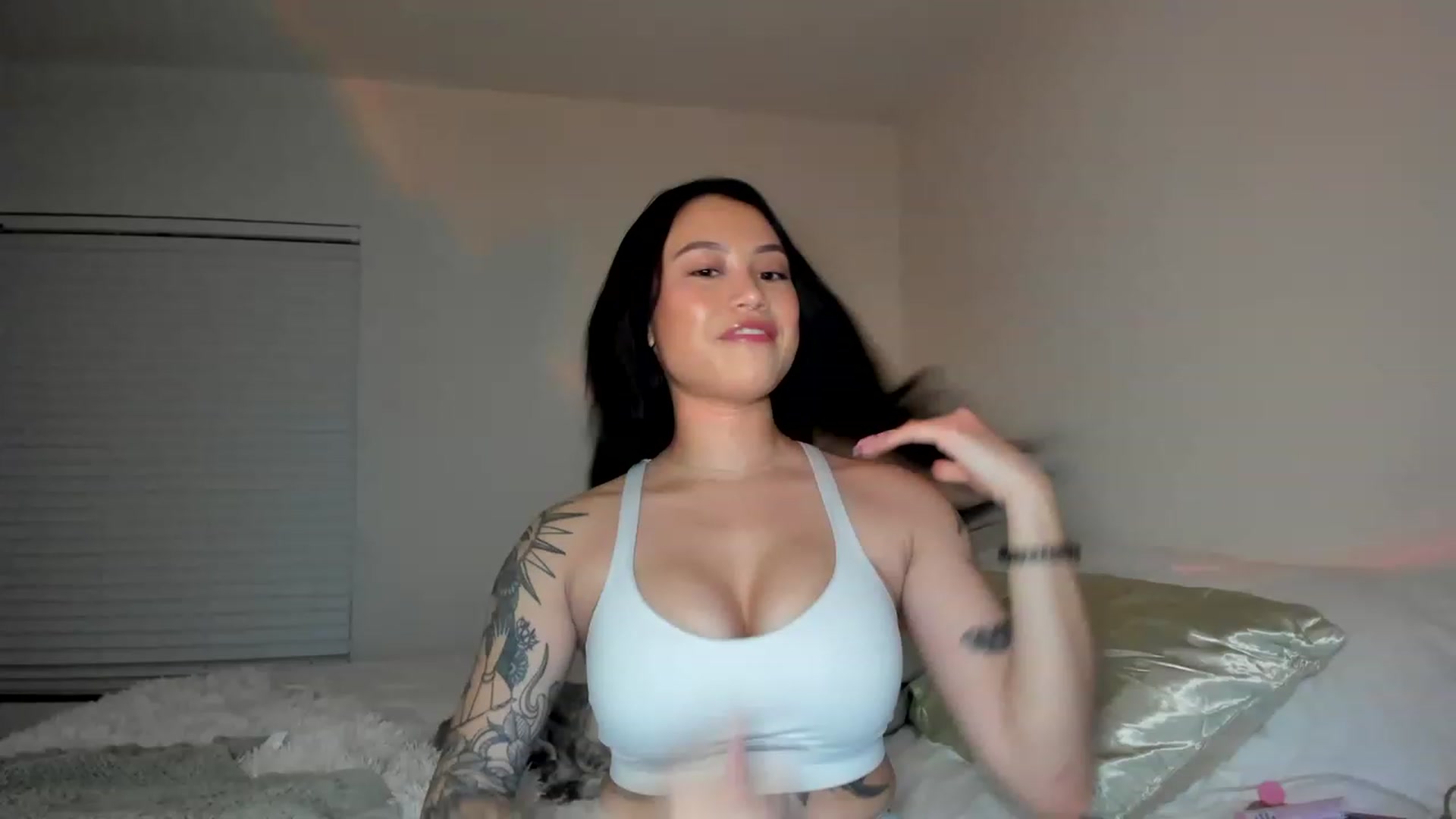 Gallery image thumbnail from PrettyX0Kat's myfreecams stream on, 02/17/2023, 03:09 image 9 of 20
