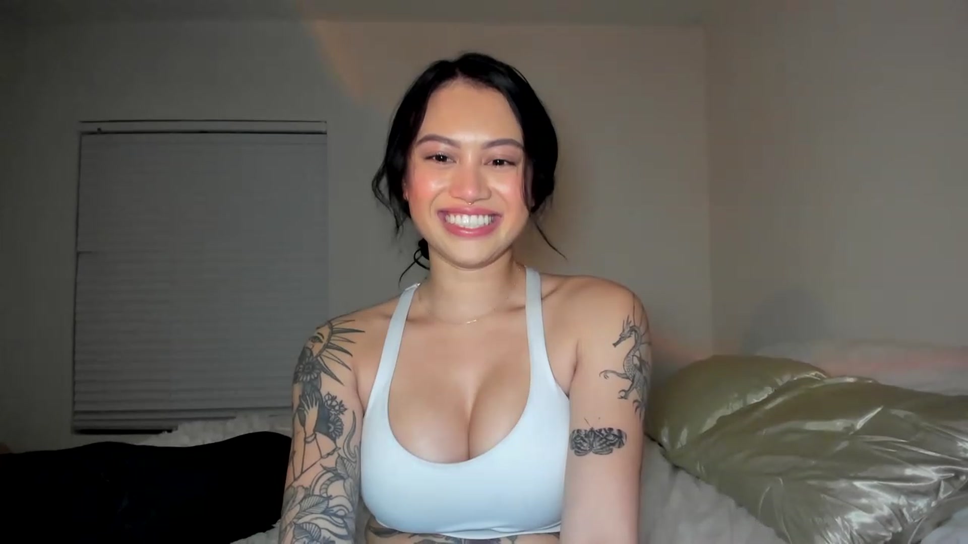 Gallery image thumbnail from PrettyX0Kat's myfreecams stream on, 02/17/2023, 04:33 image 14 of 20