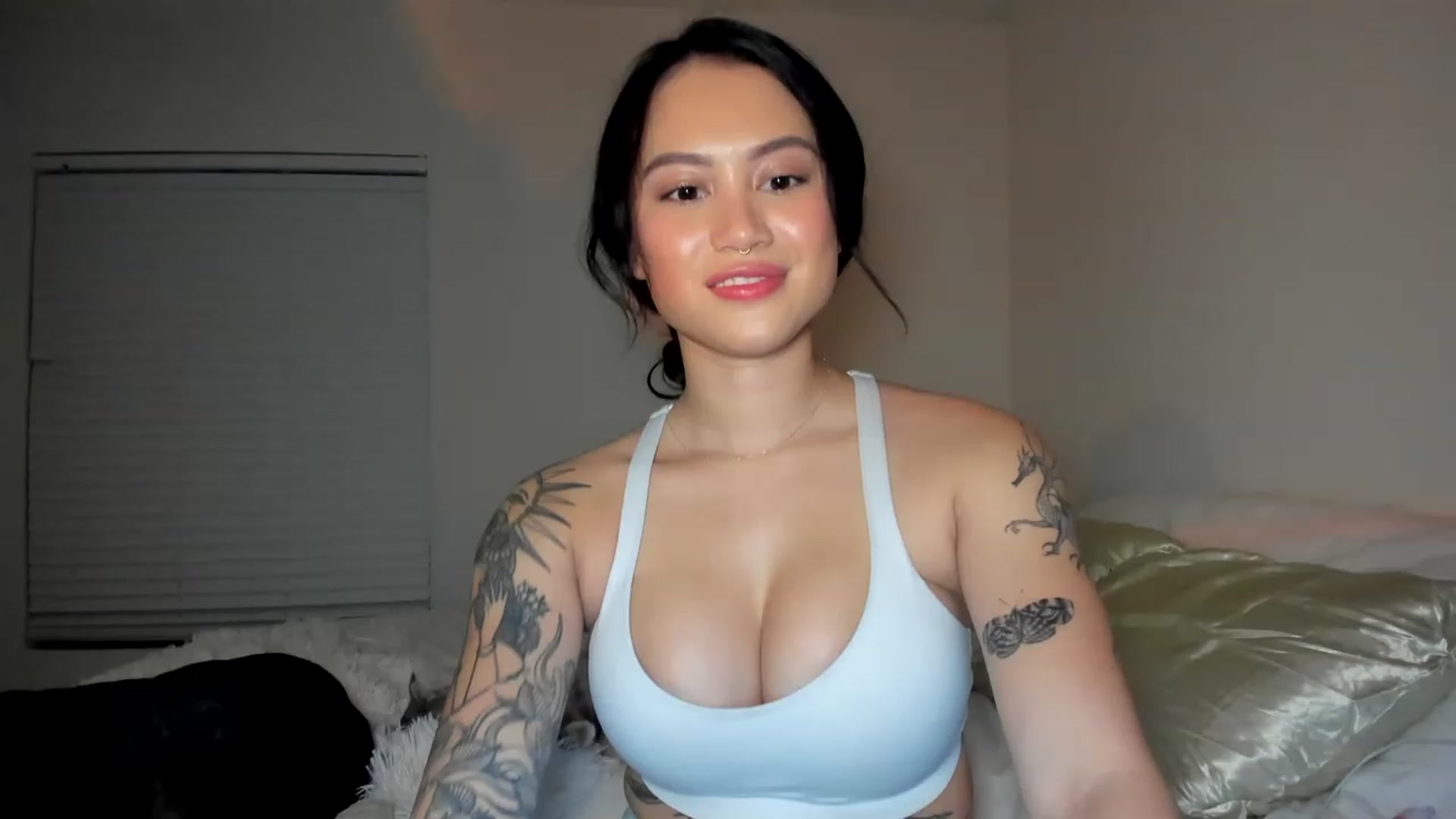 Gallery image thumbnail from PrettyX0Kat's myfreecams stream on, 02/17/2023, 04:33 image 4 of 20