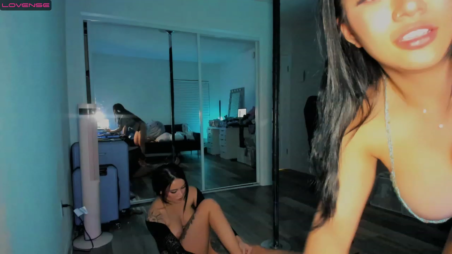 Gallery image thumbnail from PrettyX0Kat's myfreecams stream on, 03/30/2023, 04:29 image 14 of 20