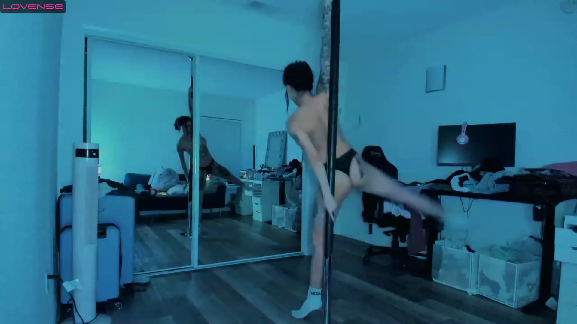 Gallery image thumbnail from PrettyX0Kat's myfreecams stream on, 04/01/2023, 06:29 image 4 of 20
