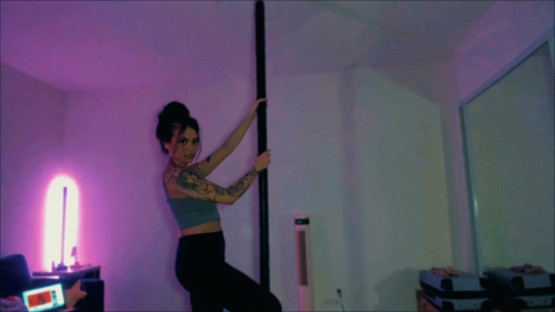 Gallery image thumbnail from PrettyX0Kat's myfreecams stream on, 06/01/2023, 06:24 image 10 of 20