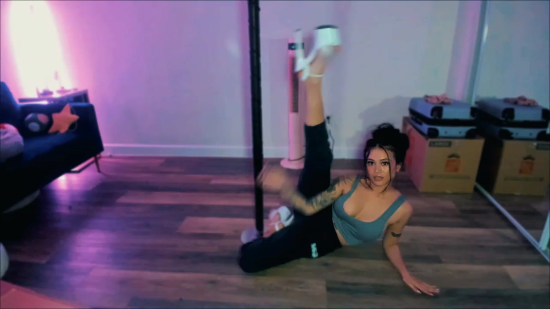 Gallery image thumbnail from PrettyX0Kat's myfreecams stream on, 06/01/2023, 06:24 image 18 of 20