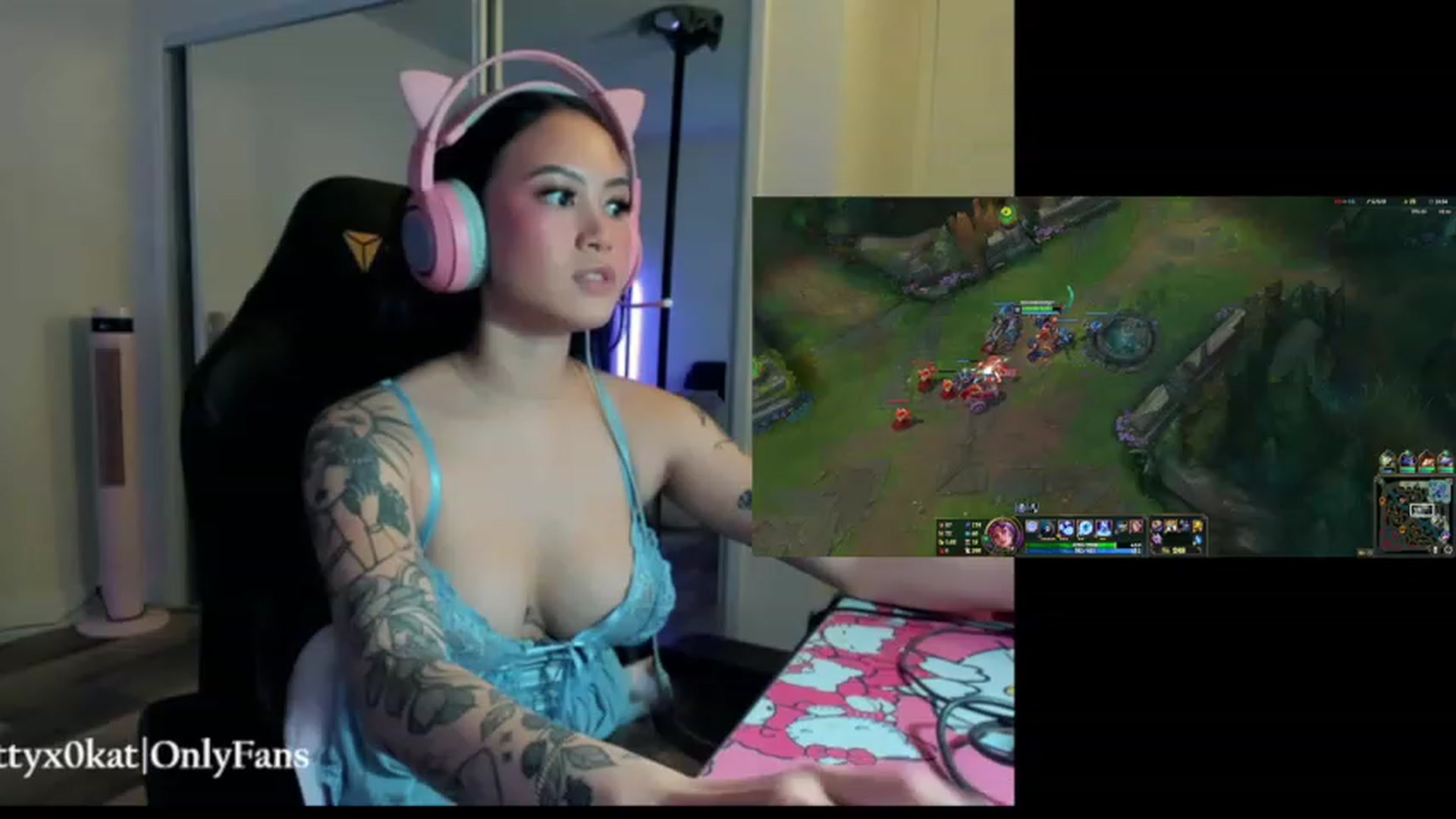 Gallery image thumbnail from PrettyX0Kat's myfreecams stream on, 06/24/2023, 02:31 image 13 of 20
