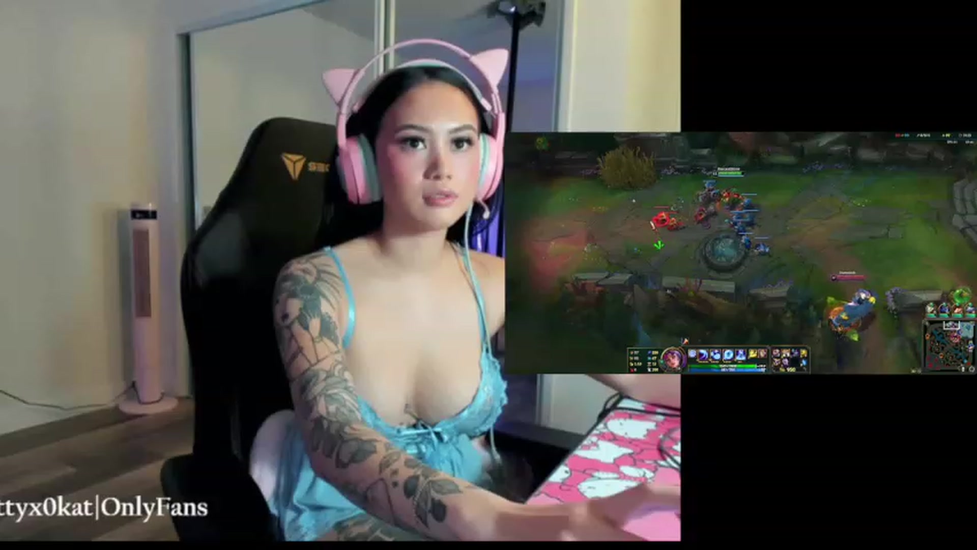 Gallery image thumbnail from PrettyX0Kat's myfreecams stream on, 06/24/2023, 02:31 image 19 of 20