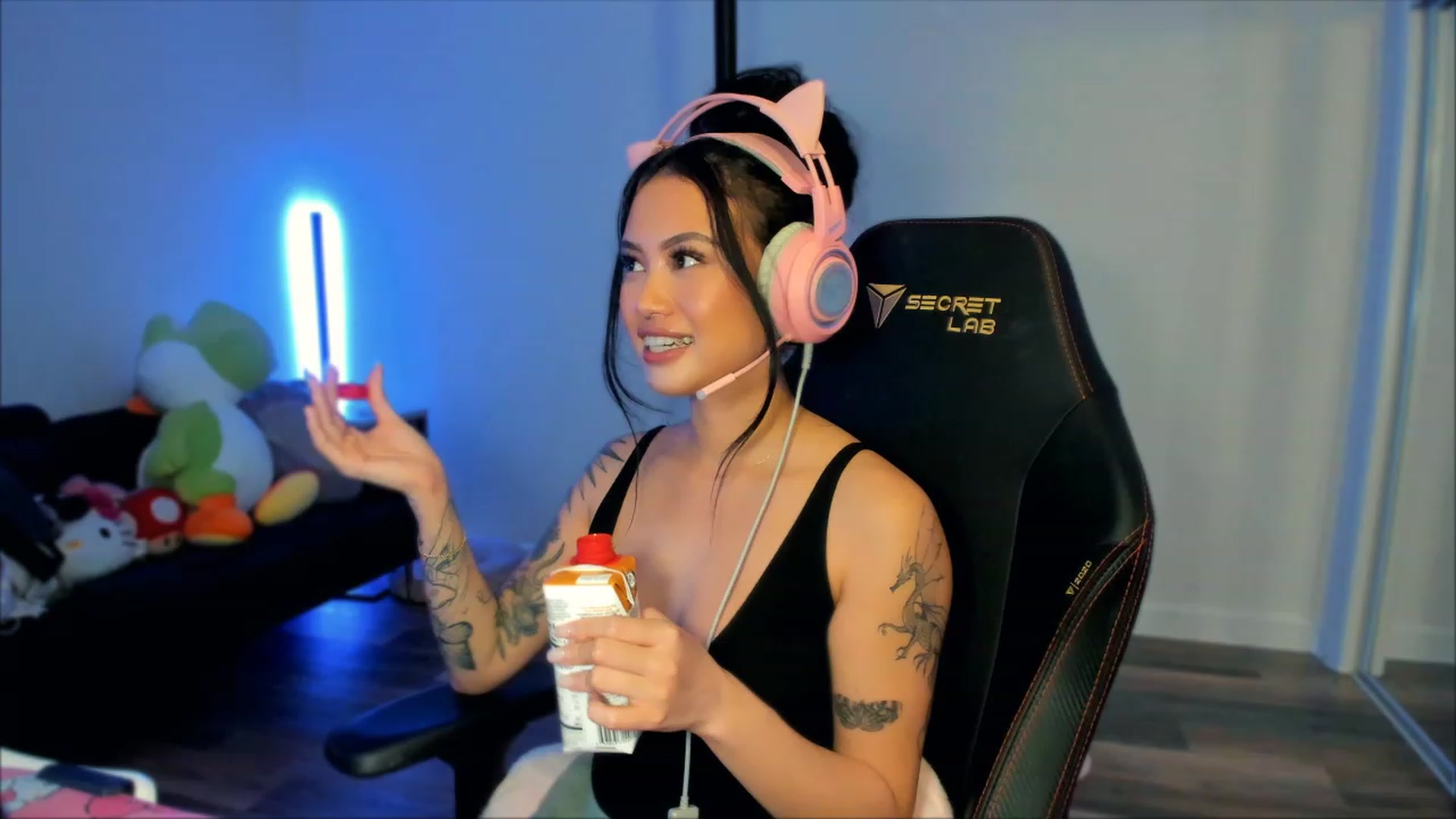 Gallery image thumbnail from PrettyX0Kat's myfreecams stream on, 07/13/2023, 05:19 image 1 of 20