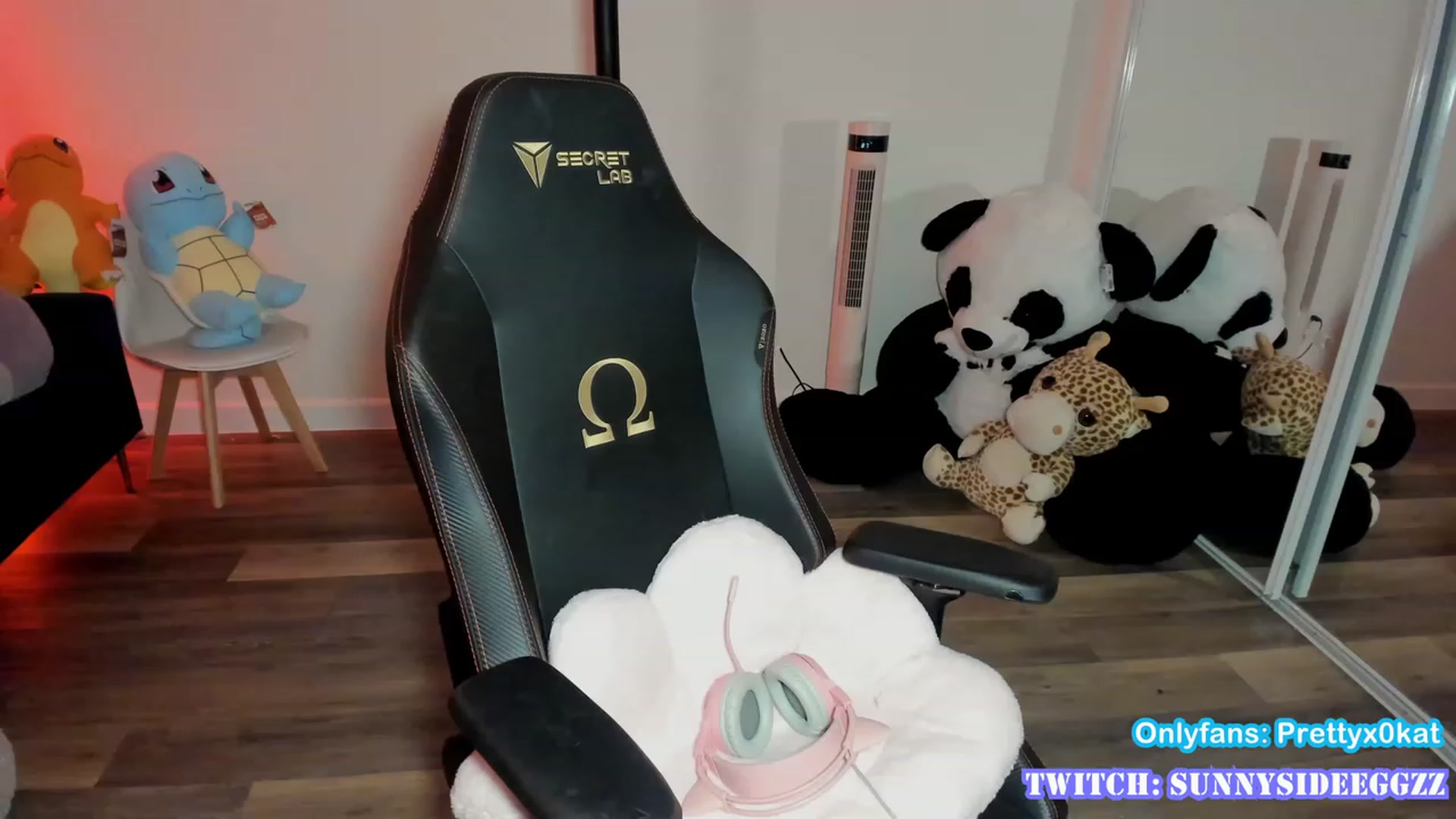 Gallery image thumbnail from PrettyX0Kat's myfreecams stream on, 07/20/2023, 06:00 image 1 of 20