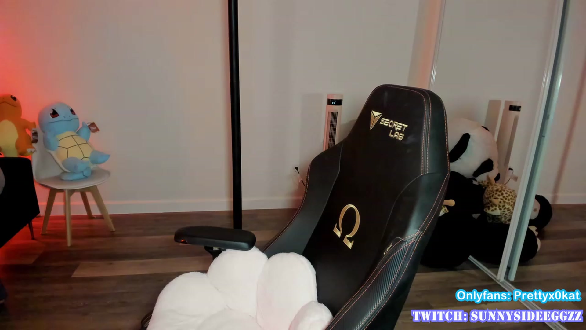 Gallery image thumbnail from PrettyX0Kat's myfreecams stream on, 07/20/2023, 06:12 image 6 of 20