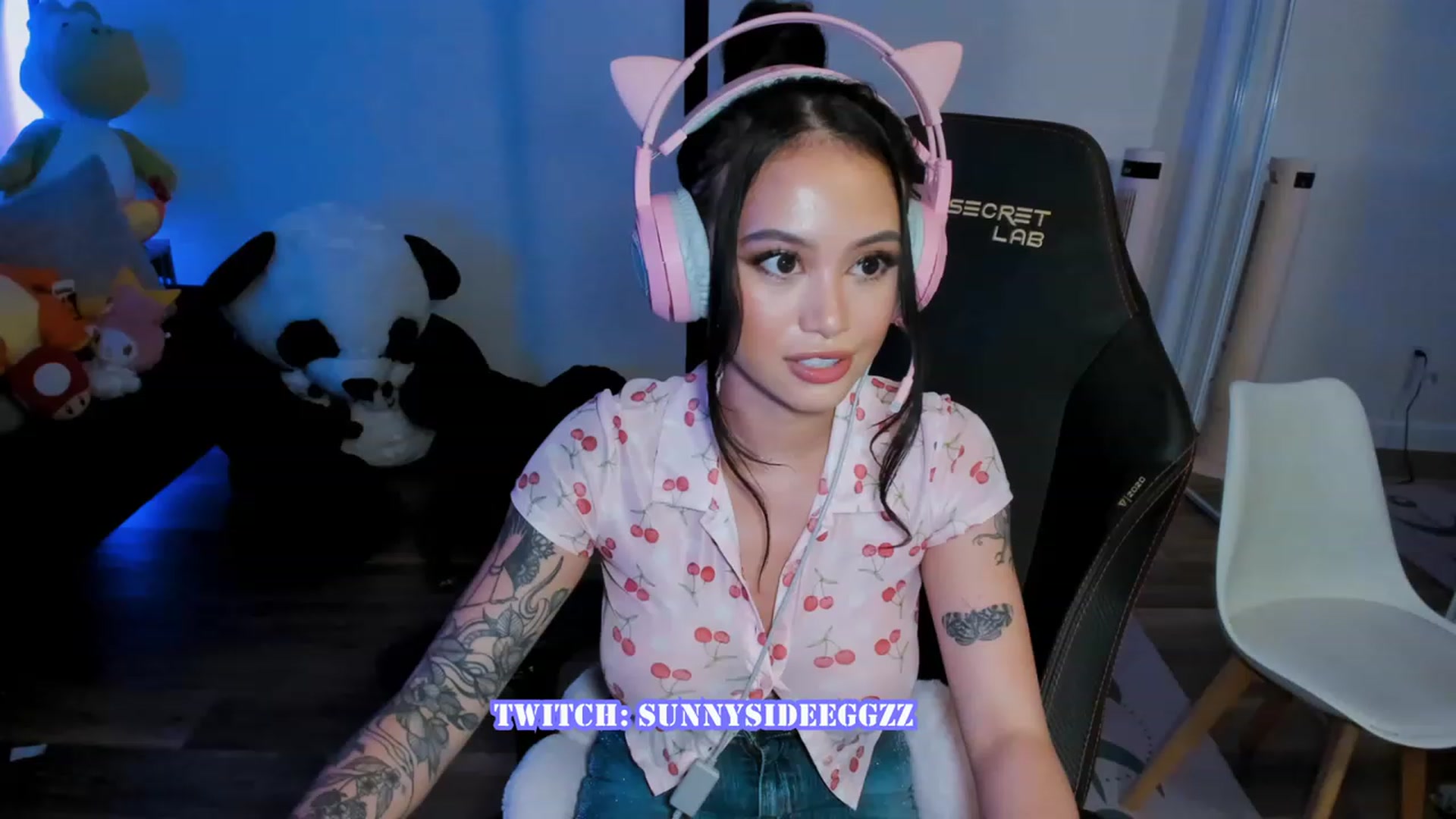 Gallery image thumbnail from PrettyX0Kat's myfreecams stream on, 08/04/2023, 05:12 image 17 of 20