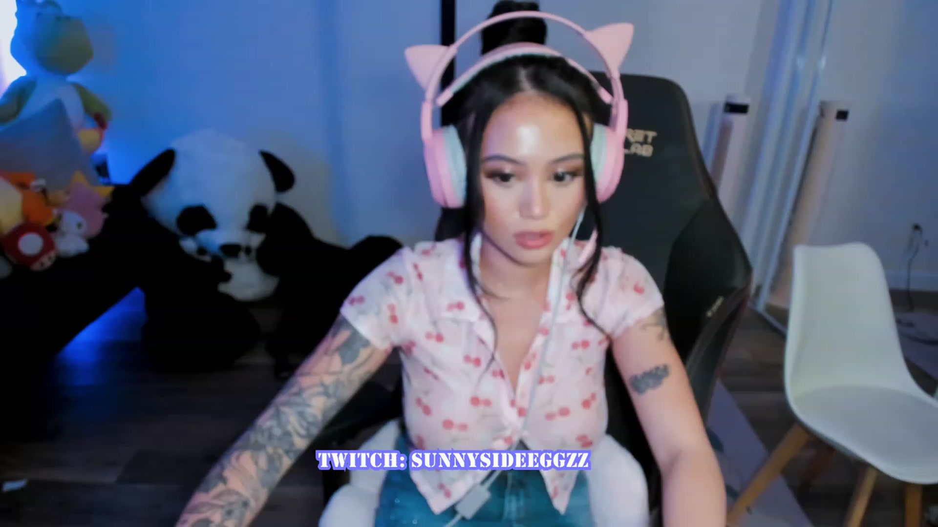 Gallery image thumbnail from PrettyX0Kat's myfreecams stream on, 08/04/2023, 05:12 image 18 of 20
