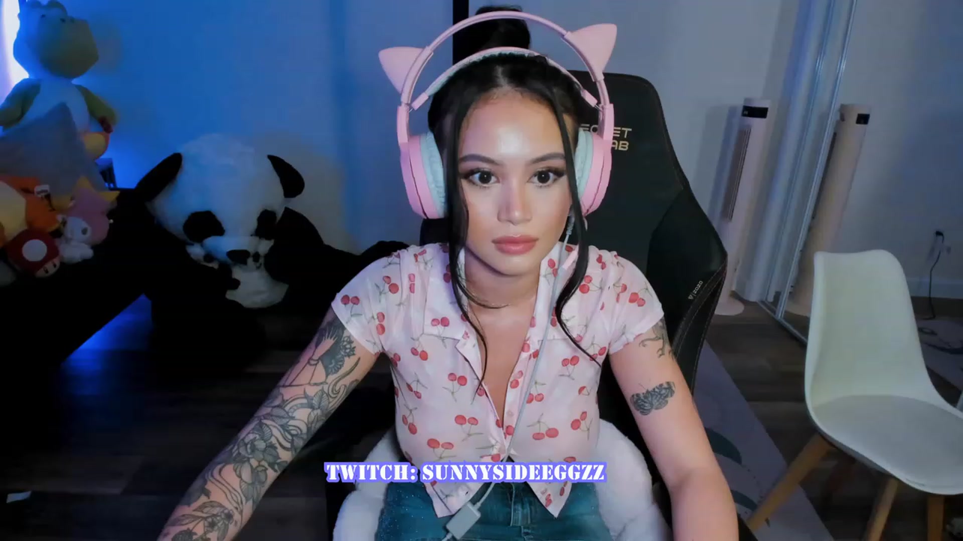 Gallery image thumbnail from PrettyX0Kat's myfreecams stream on, 08/04/2023, 05:12 image 7 of 20