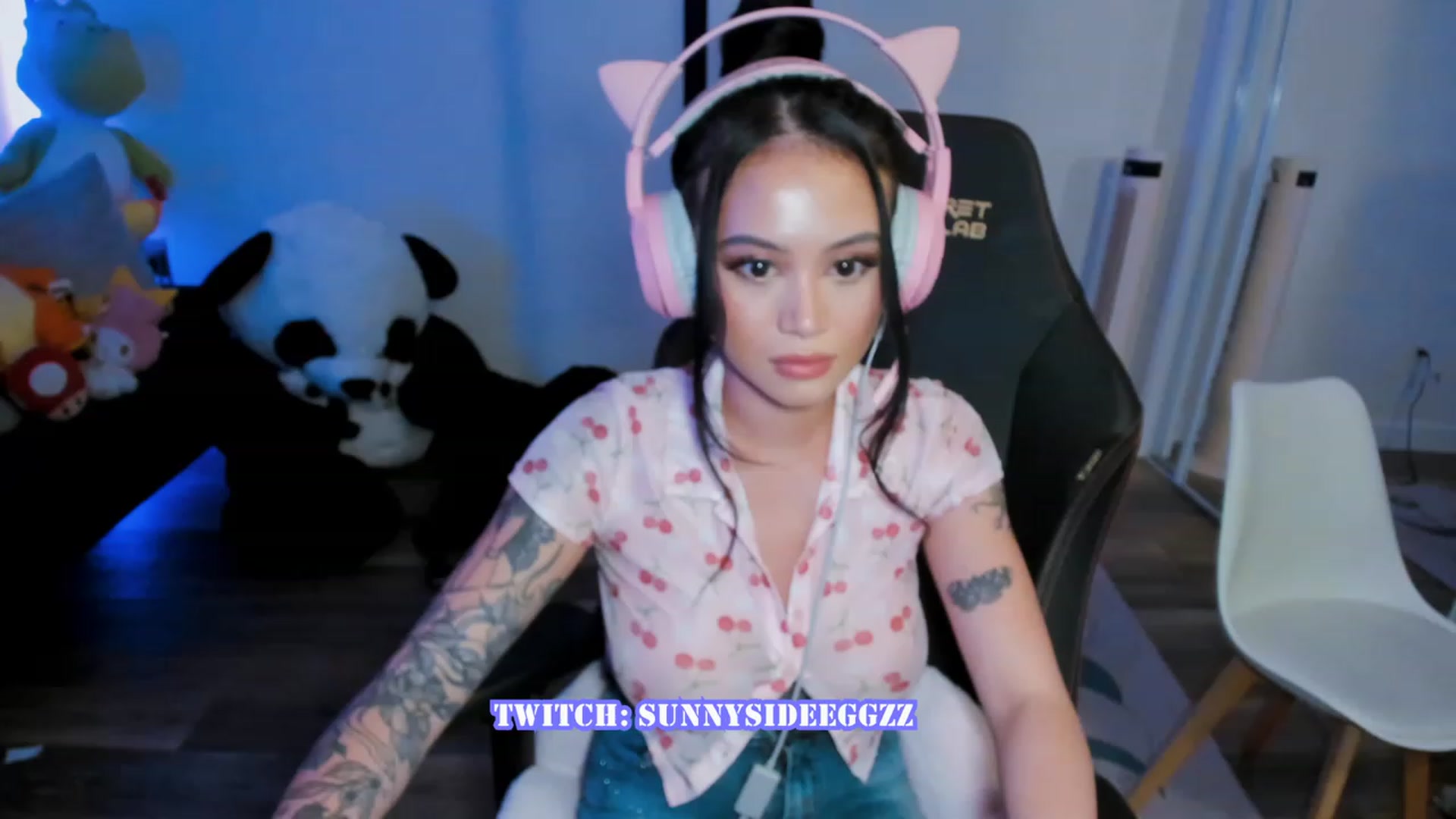 Gallery image thumbnail from PrettyX0Kat's myfreecams stream on, 08/04/2023, 05:12 image 19 of 20