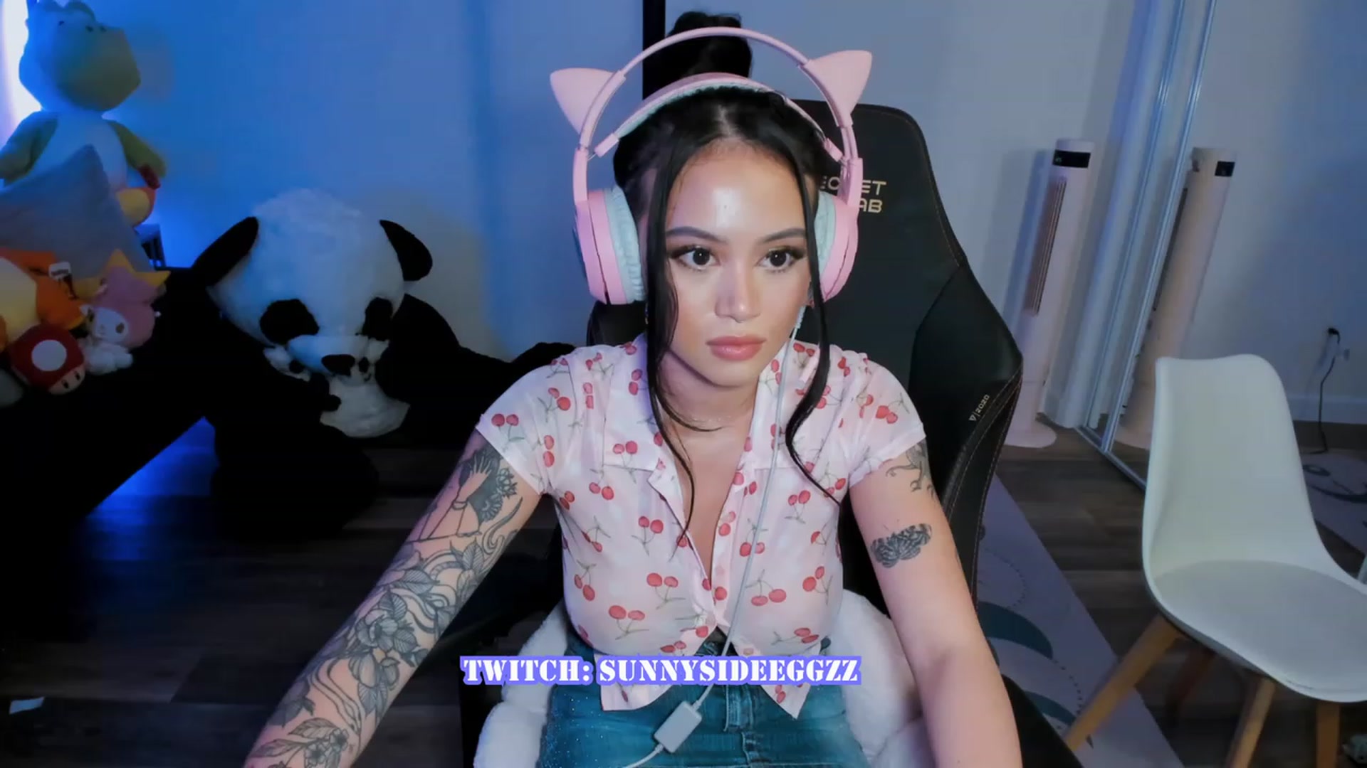 Gallery image thumbnail from PrettyX0Kat's myfreecams stream on, 08/04/2023, 05:12 image 8 of 20