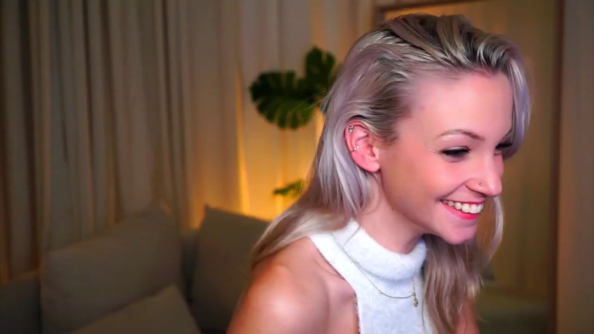 Gallery image thumbnail from Pretty_Choice's myfreecams stream on, 10/25/2025, 22:08 image 10 of 20