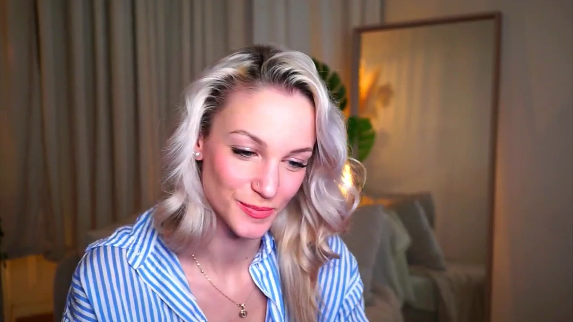 Gallery image thumbnail from Pretty_Choice's myfreecams stream on, 11/04/2025, 19:52 image 6 of 20