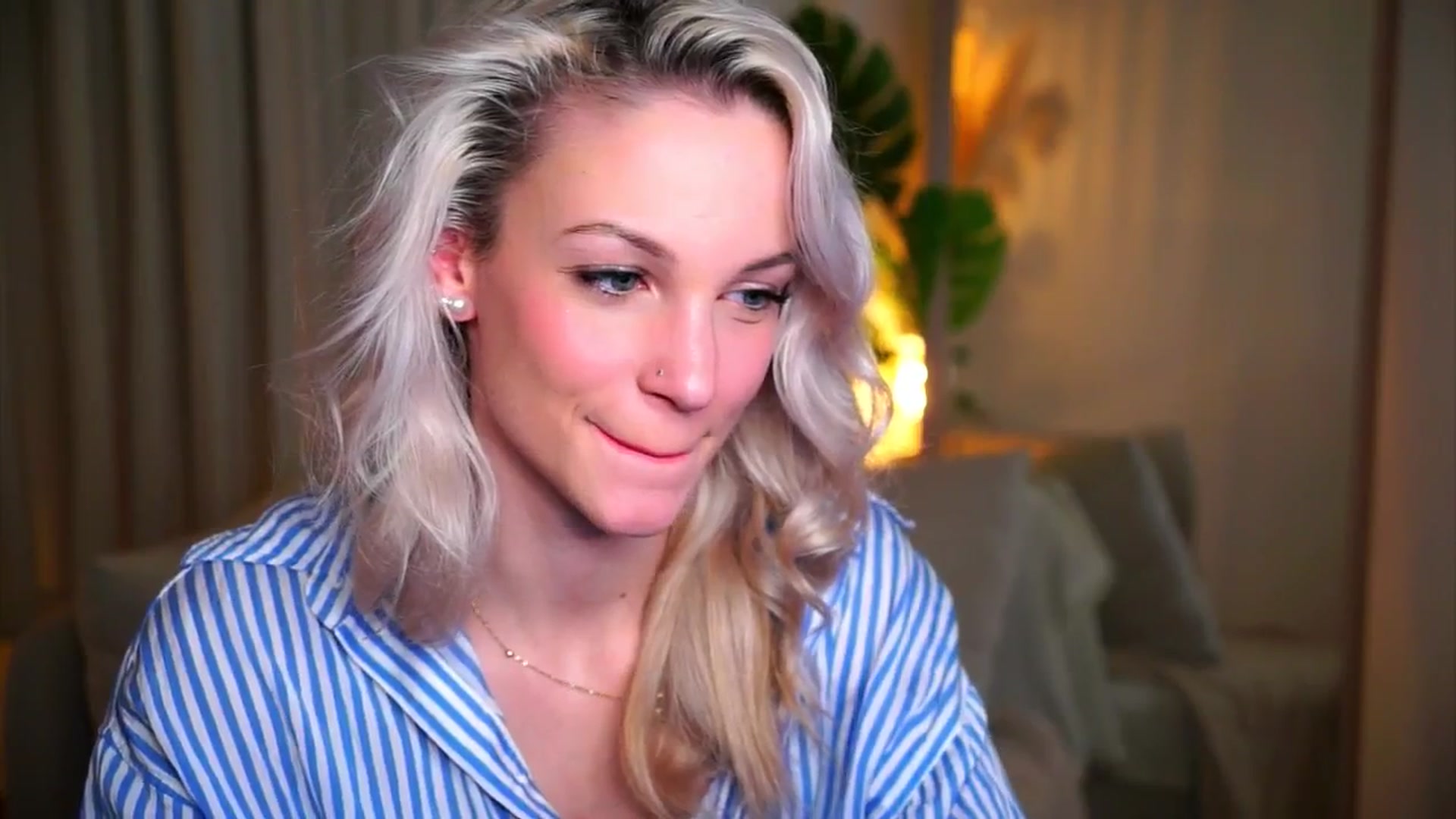 Gallery image thumbnail from Pretty_Choice's myfreecams stream on, 11/04/2025, 19:52 image 14 of 20