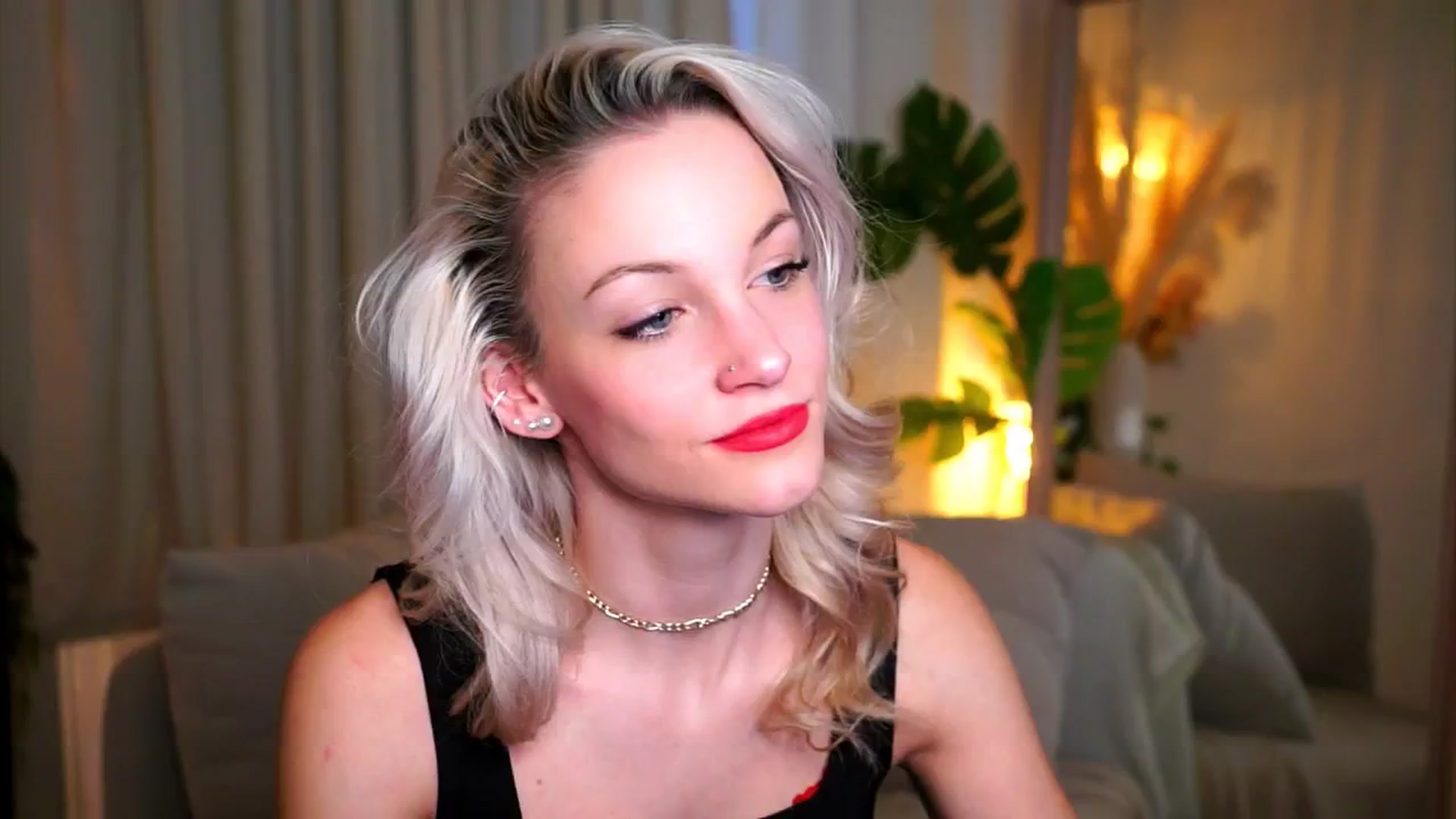 Gallery image thumbnail from Pretty_Choice's myfreecams stream on, 11/05/2025, 11:32 image 5 of 20