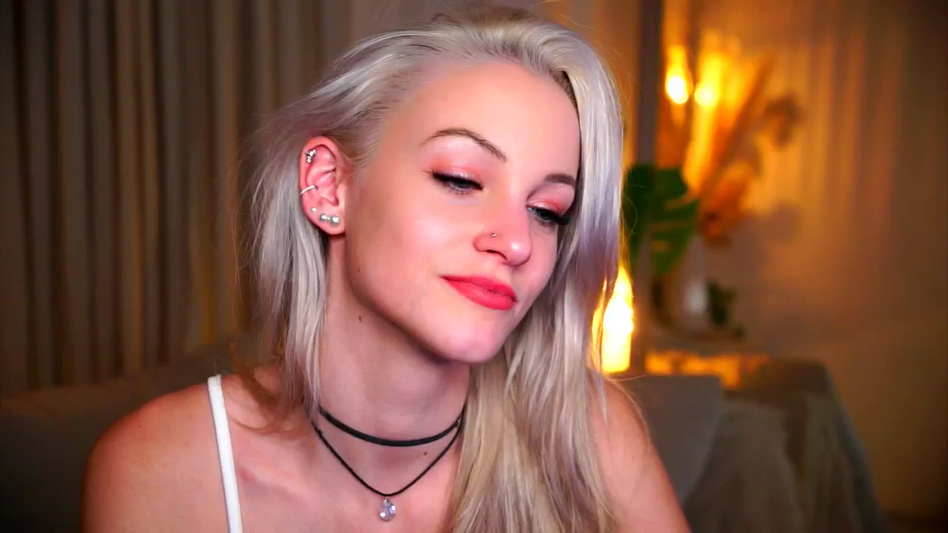 Gallery image thumbnail from Pretty_Choice's myfreecams stream on, 11/13/2025, 18:14 image 17 of 20