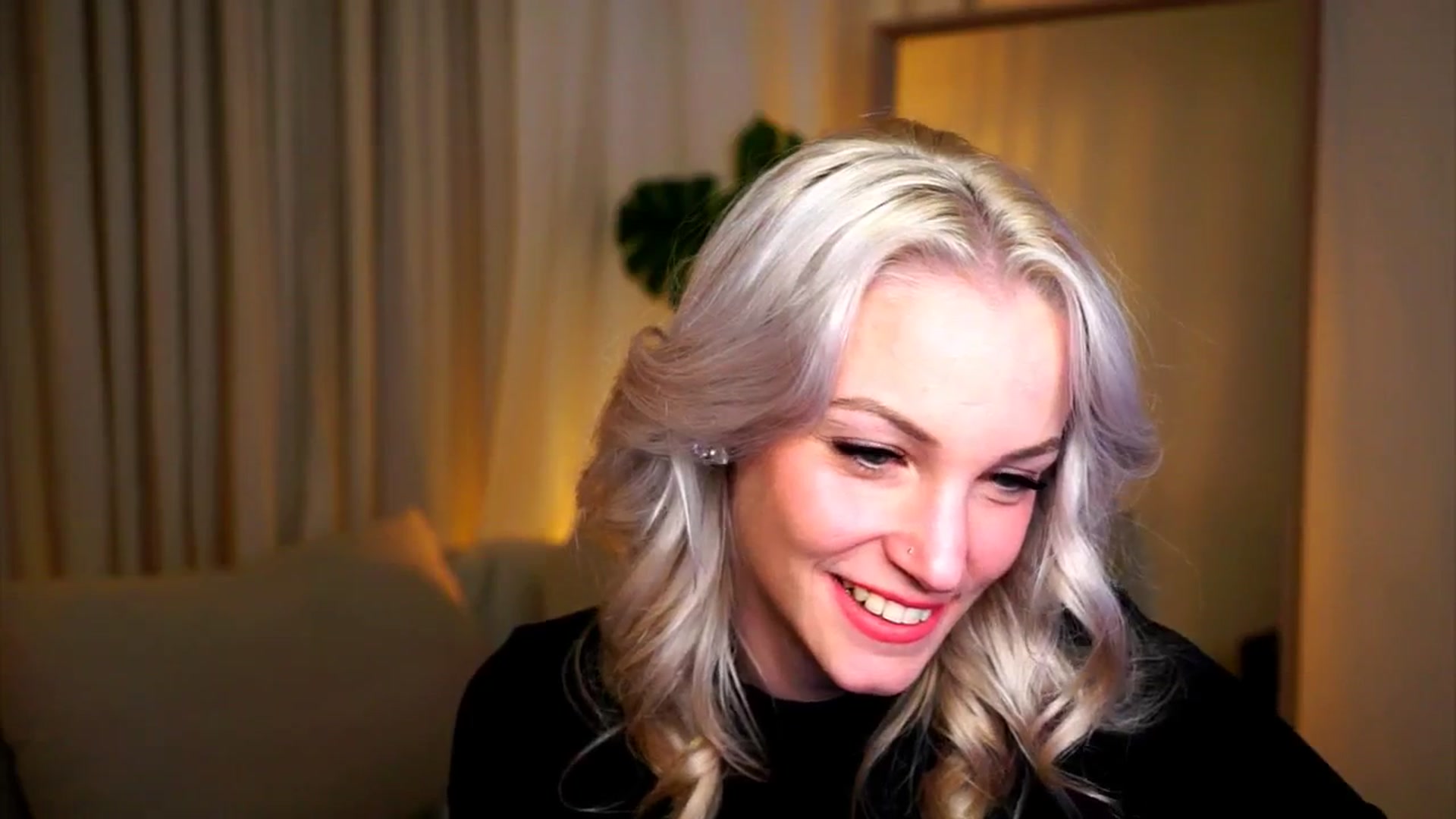 Gallery image thumbnail from Pretty_Choice's myfreecams stream on, 11/14/2025, 17:04 image 17 of 20