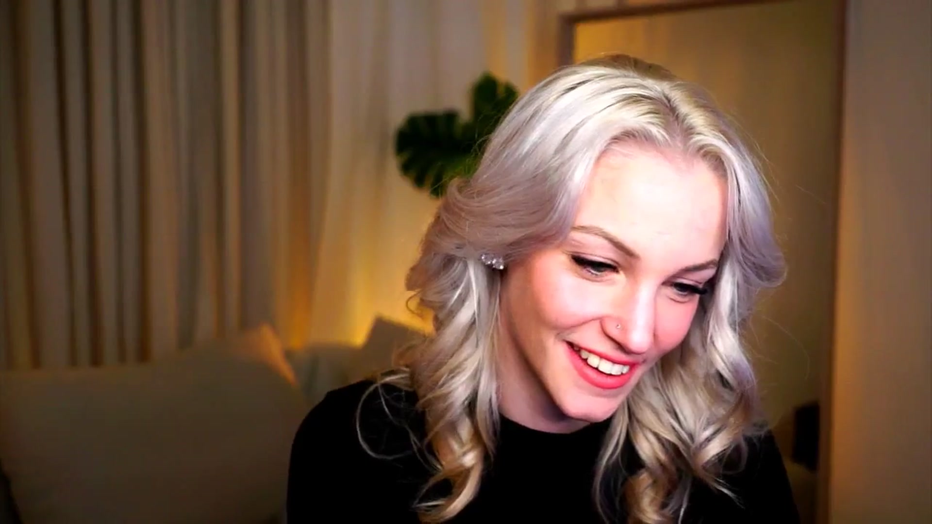 Gallery image thumbnail from Pretty_Choice's myfreecams stream on, 11/14/2025, 17:04 image 13 of 20