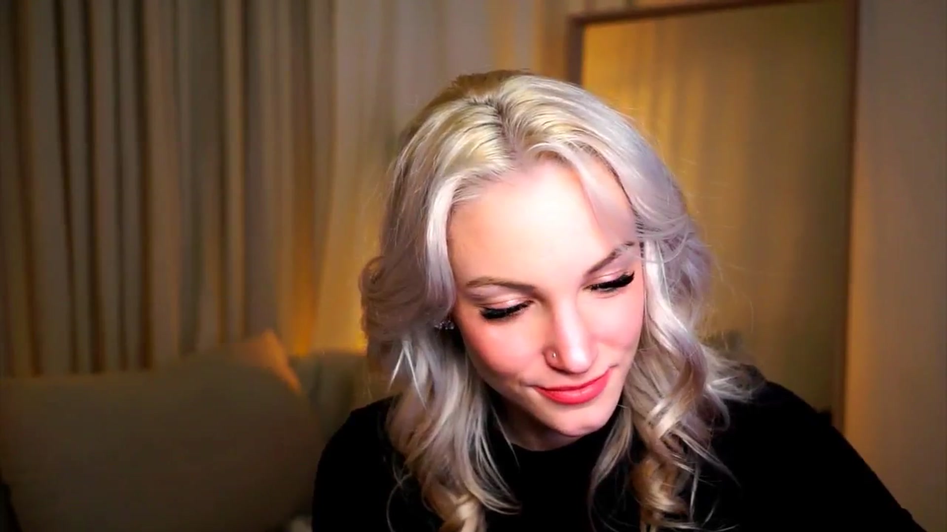 Gallery image thumbnail from Pretty_Choice's myfreecams stream on, 11/14/2025, 17:04 image 16 of 20