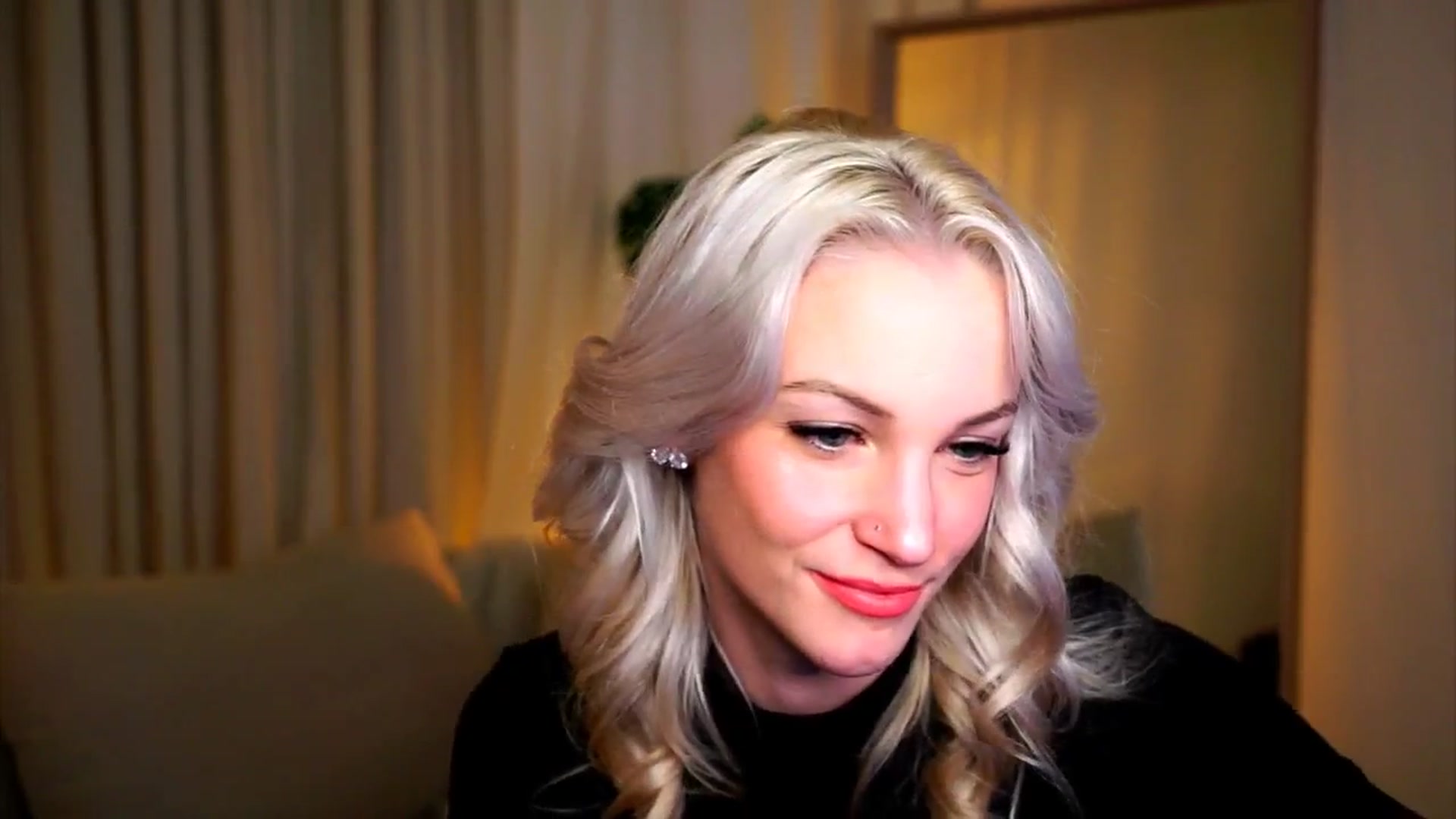Gallery image thumbnail from Pretty_Choice's myfreecams stream on, 11/14/2025, 17:04 image 18 of 20