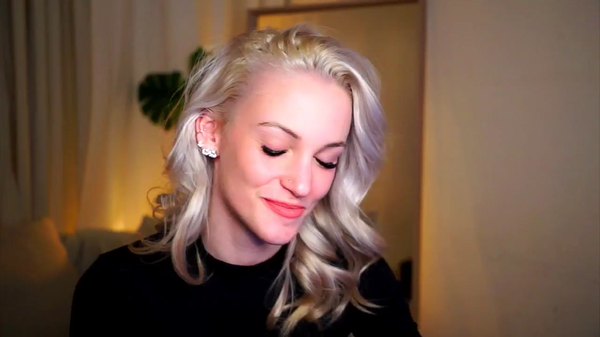 Gallery image thumbnail from Pretty_Choice's myfreecams stream on, 11/14/2025, 20:18 image 15 of 20