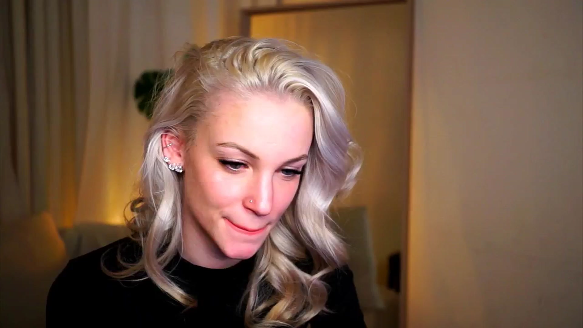 Gallery image thumbnail from Pretty_Choice's myfreecams stream on, 11/14/2025, 20:18 image 19 of 20