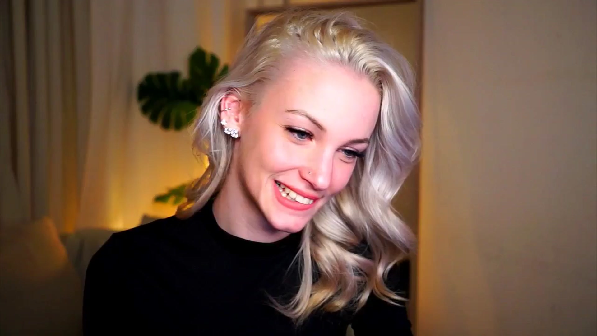 Gallery image thumbnail from Pretty_Choice's myfreecams stream on, 11/14/2025, 20:18 image 14 of 20