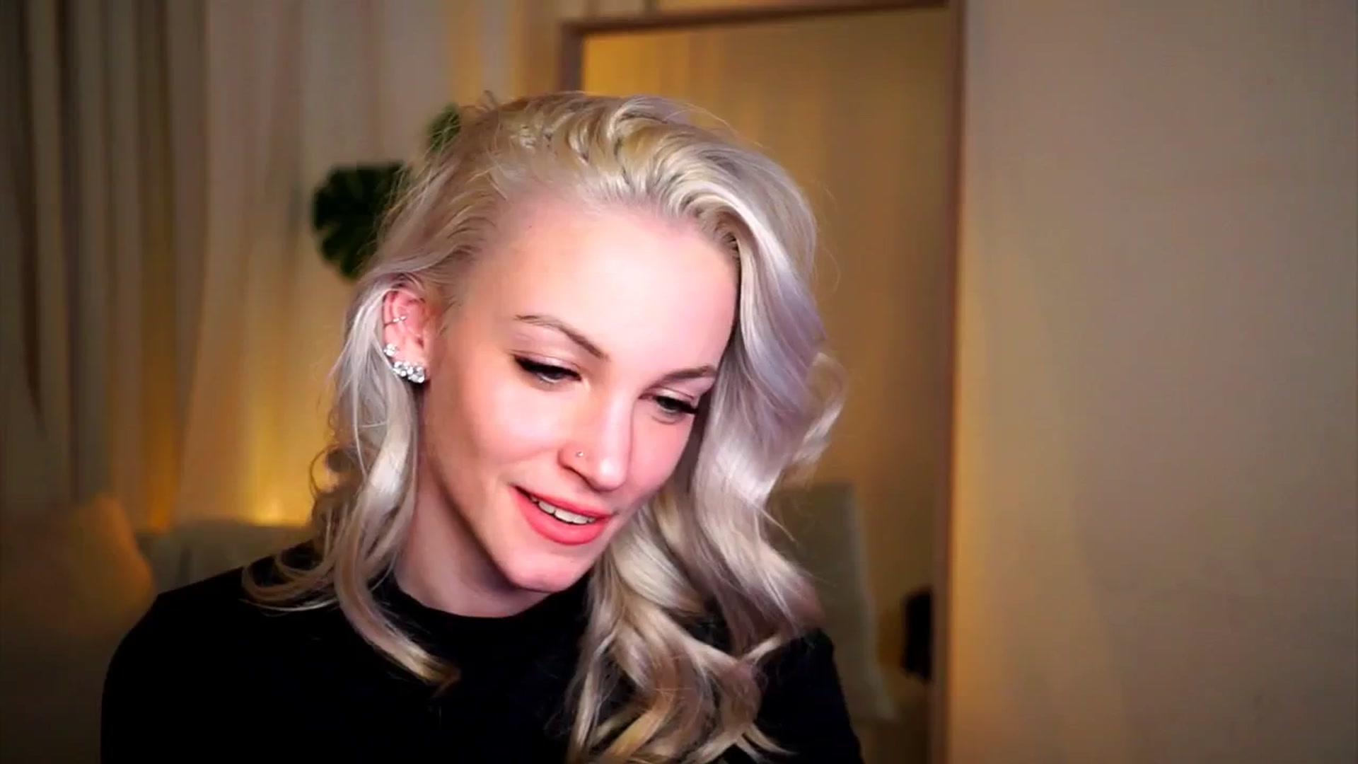 Gallery image thumbnail from Pretty_Choice's myfreecams stream on, 11/14/2025, 20:18 image 18 of 20