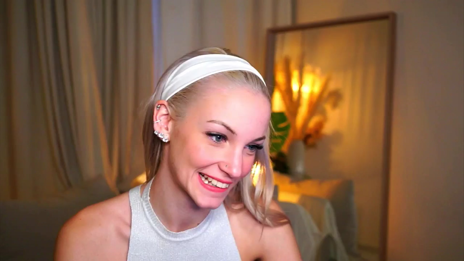 Gallery image thumbnail from Pretty_Choice's myfreecams stream on, 11/15/2025, 10:34 image 14 of 20