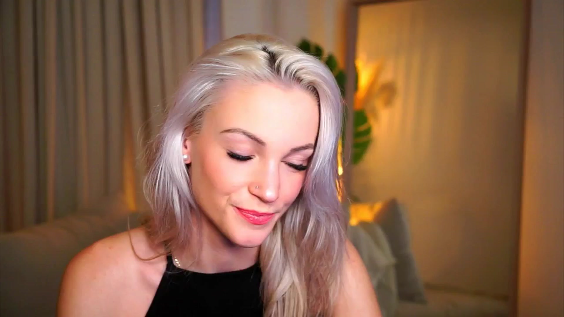 Gallery image thumbnail from Pretty_Choice's myfreecams stream on, 11/23/2025, 14:30 image 15 of 20