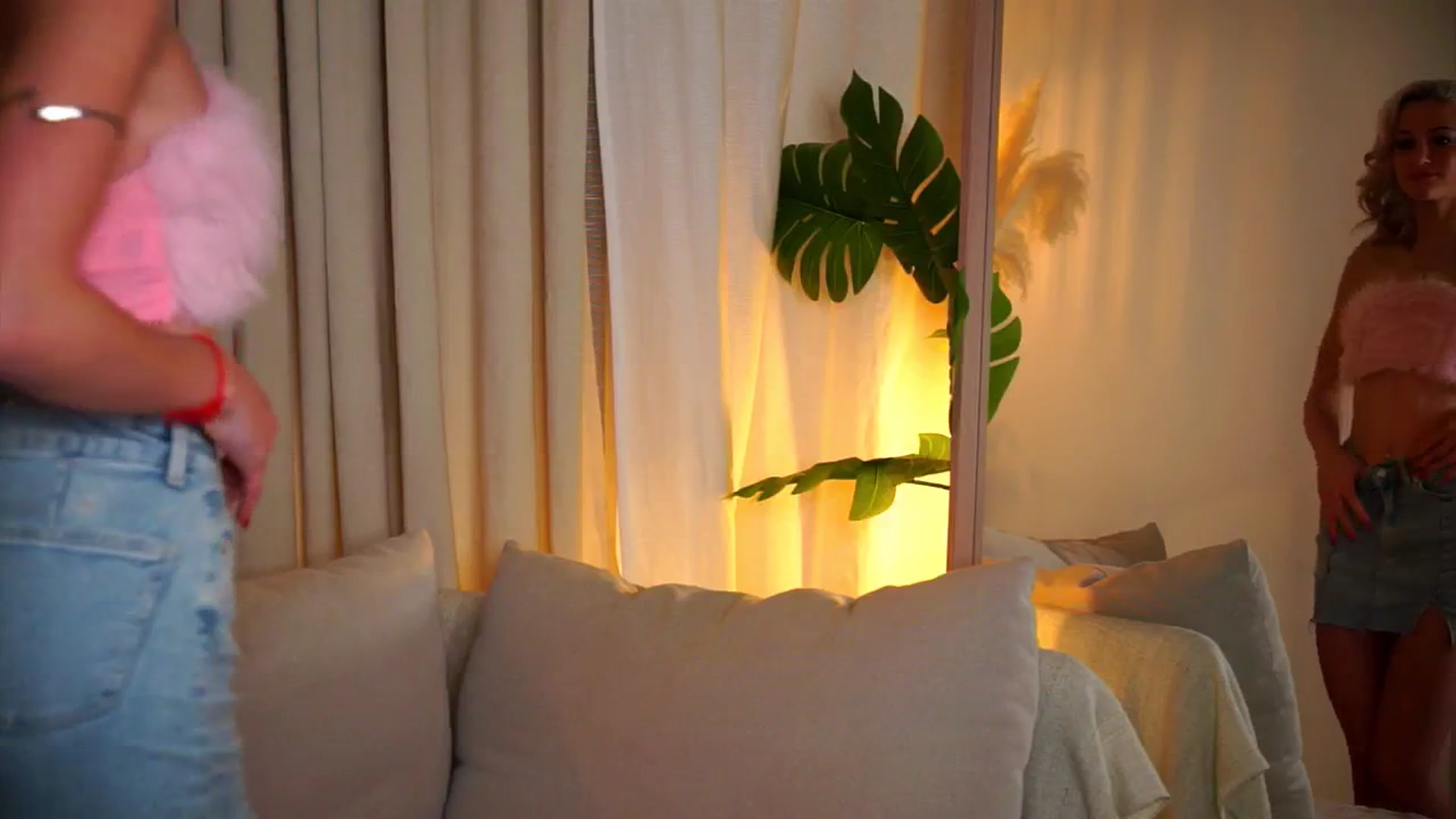 Gallery image thumbnail from Pretty_Choice's myfreecams stream on, 12/02/2025, 16:32 image 16 of 20