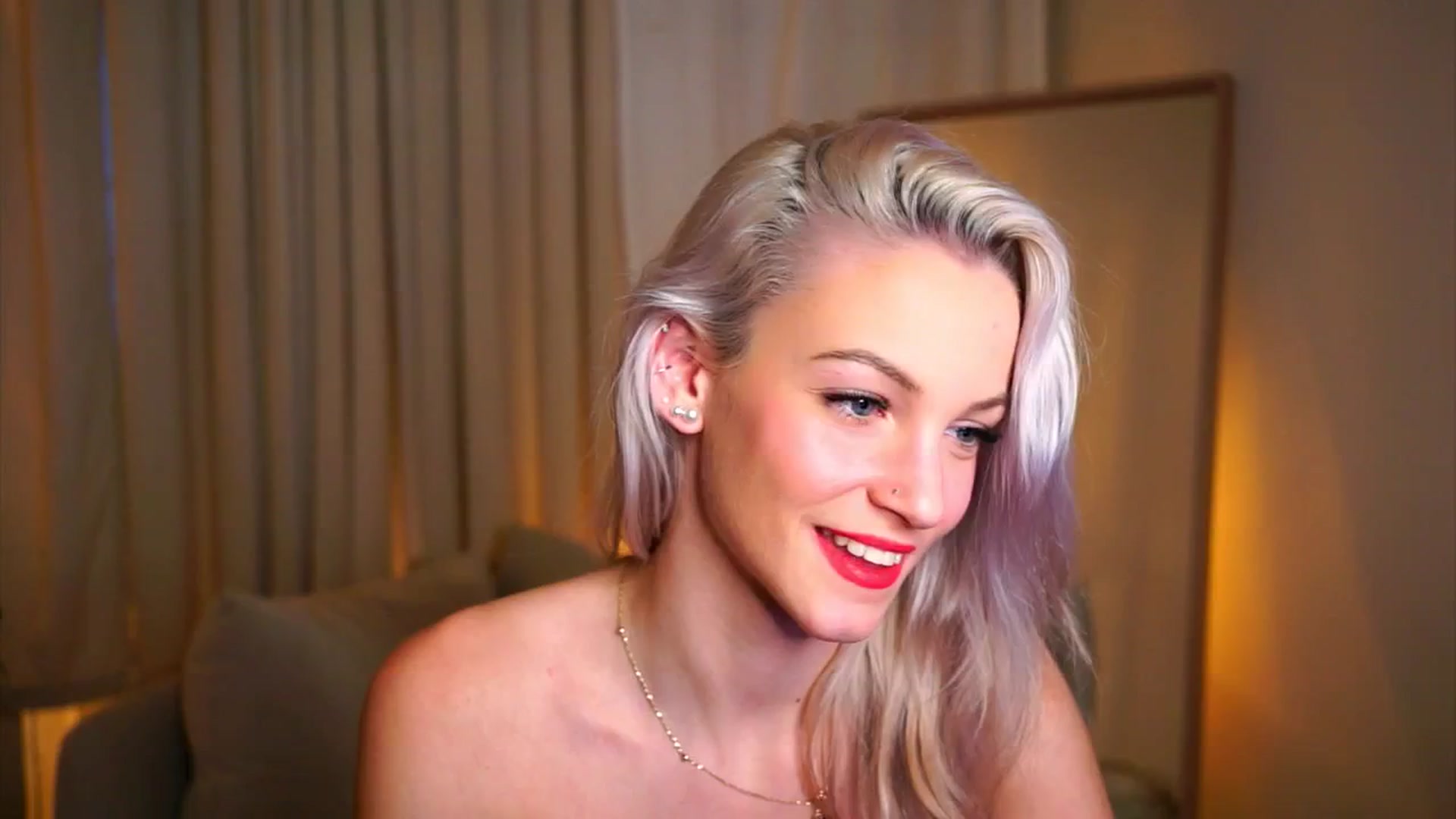 Gallery image thumbnail from Pretty_Choice's myfreecams stream on, 12/05/2025, 13:46 image 17 of 20