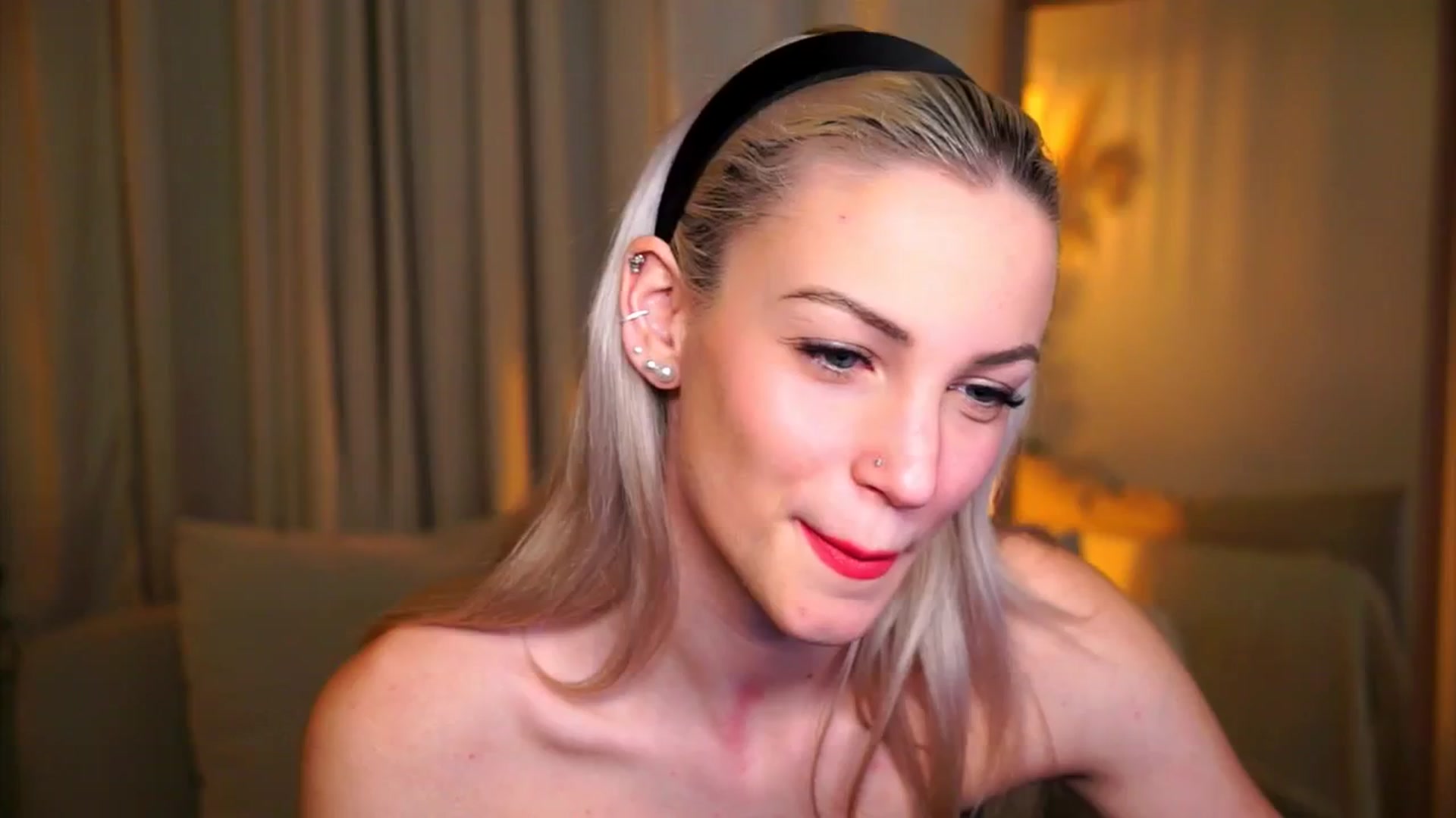 Gallery image thumbnail from Pretty_Choice's myfreecams stream on, 12/14/2025, 15:01 image 13 of 20
